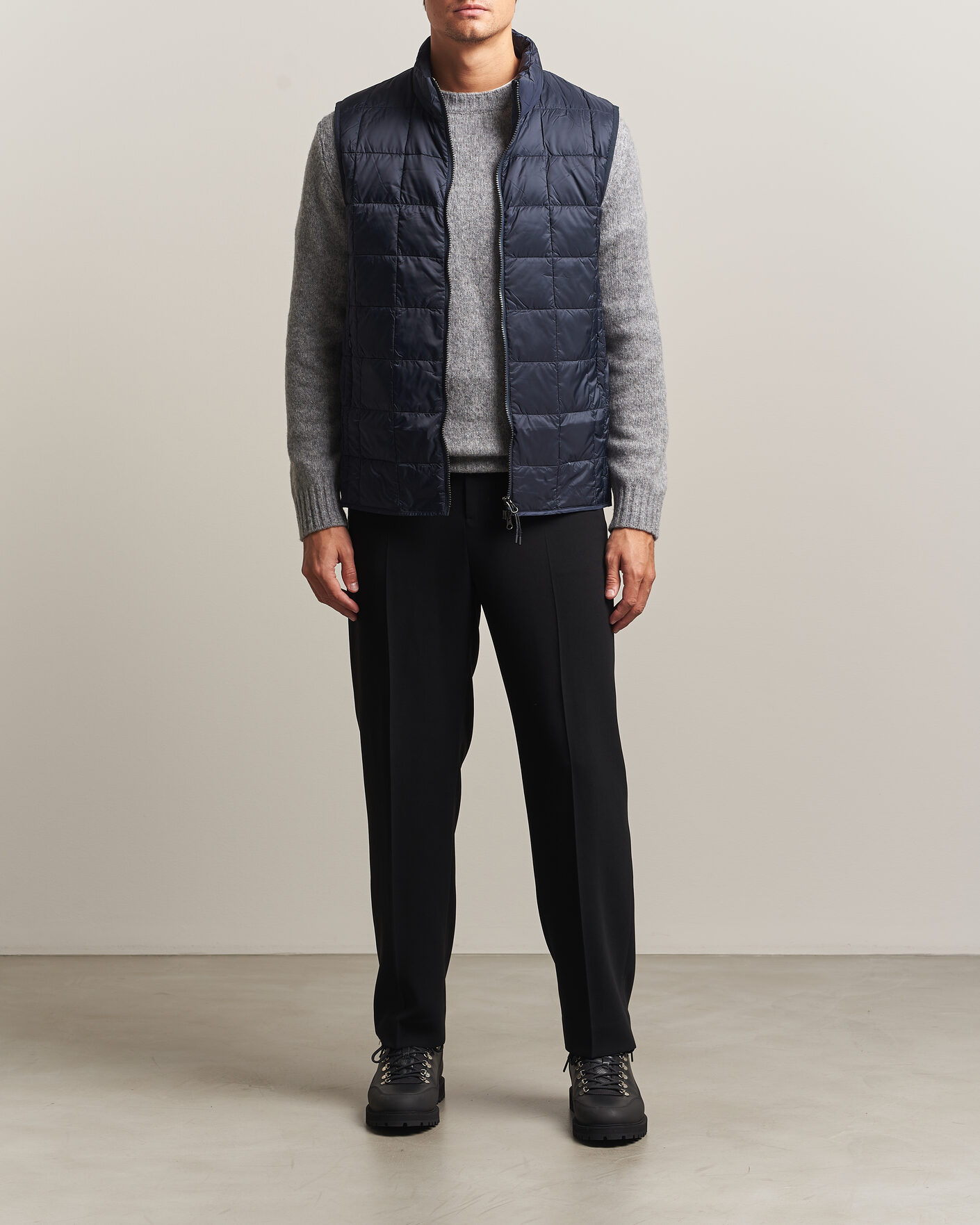 Uomini | Gilet | TAION | High Neck Full Zip Lightweight Down Vest Dark Navy