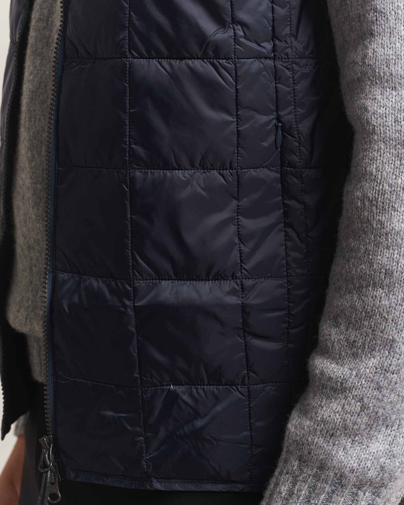 Uomini | Gilet | TAION | High Neck Full Zip Lightweight Down Vest Dark Navy