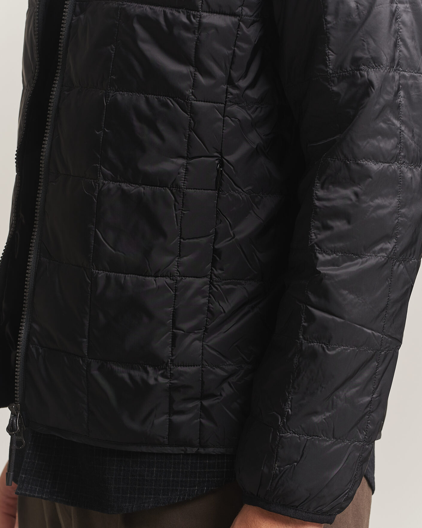 Uomini | Giacche | TAION | High Neck Full Zip Lightweight Down Jacket Black