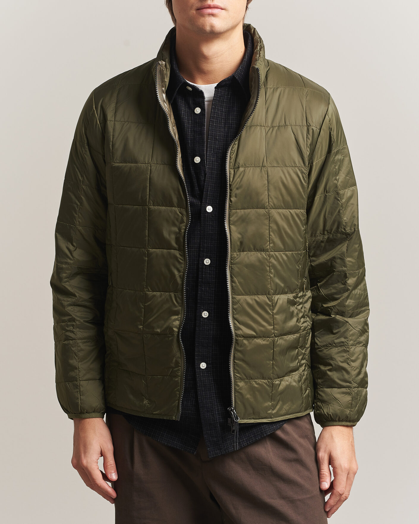 Uomini | Giacche | TAION | High Neck Full Zip Lightweight Down Jacket Dark Olive
