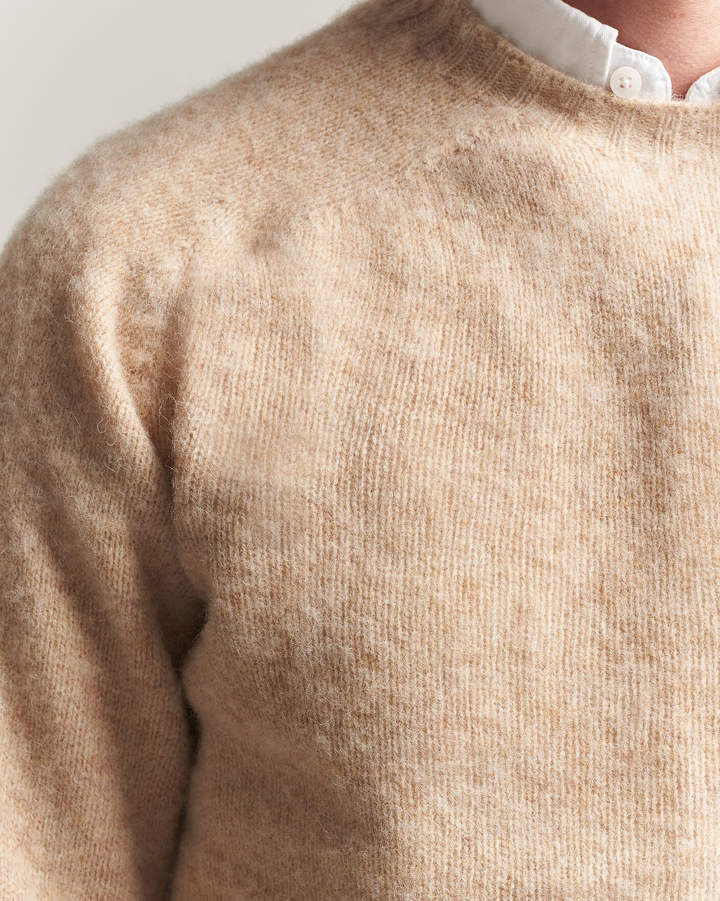 Uomini | Maglieria | Harley Of Scotland | Brushed Supersoft Lambswool Crewneck Calico