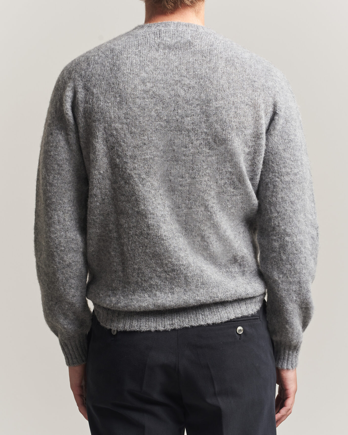 Uomini | Maglieria | Harley Of Scotland | Brushed Supersoft Lambswool Crewneck Mid Grey