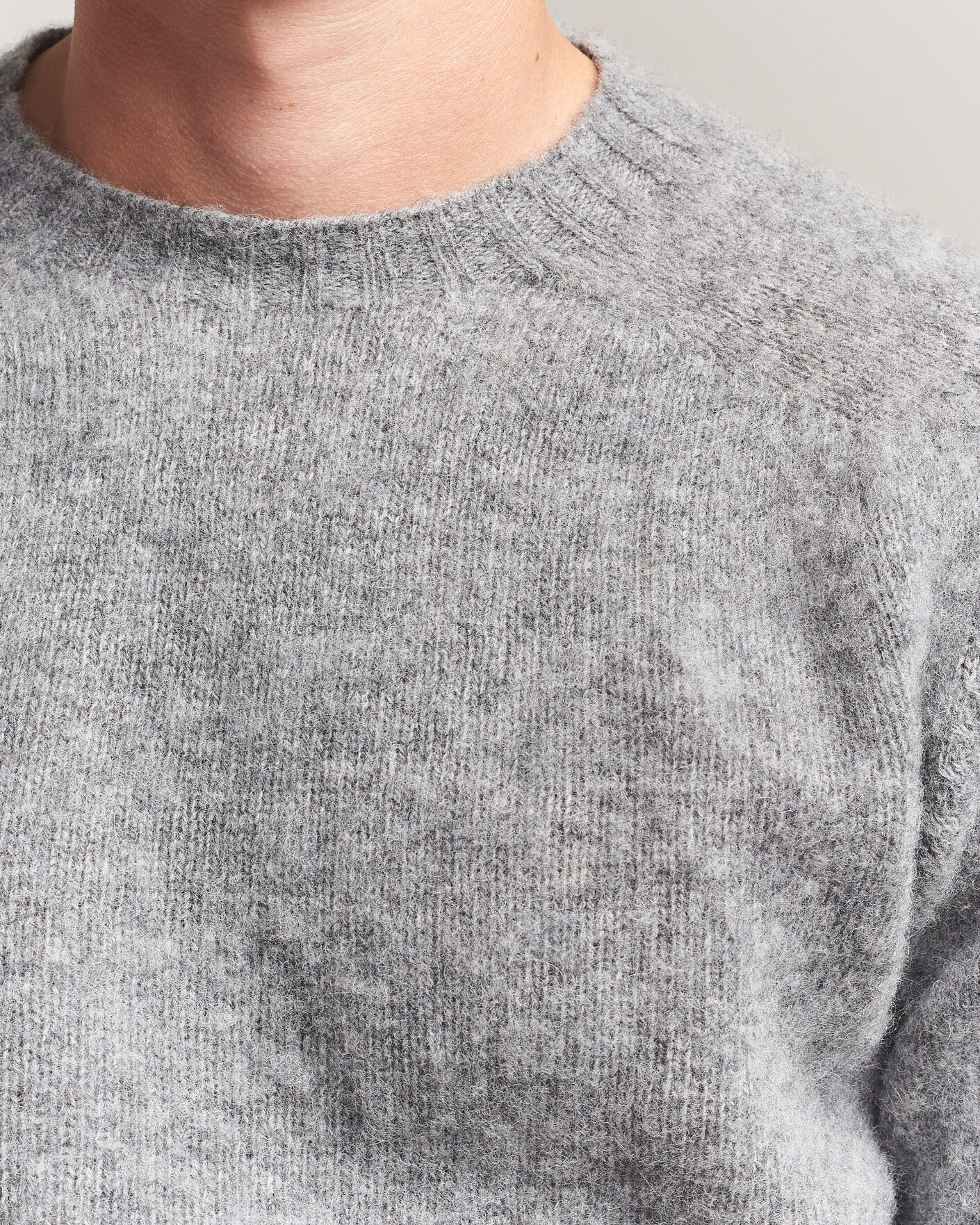 Uomini | Maglieria | Harley Of Scotland | Brushed Supersoft Lambswool Crewneck Mid Grey