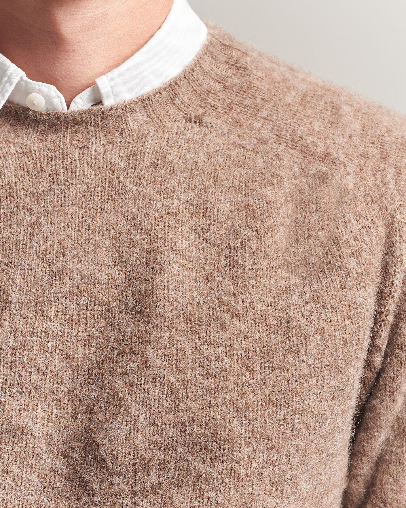 Uomini | Maglieria | Harley Of Scotland | Brushed Supersoft Lambswool Crewneck Tundra