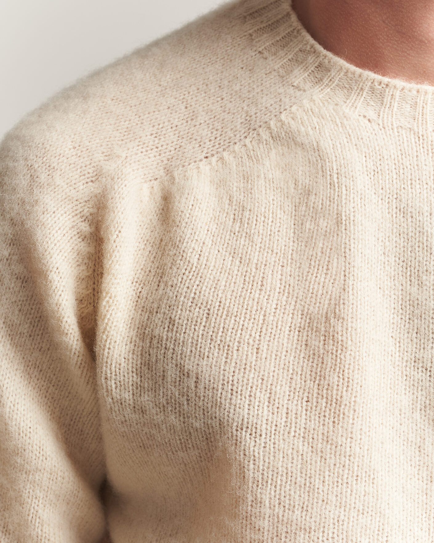 Uomini | Maglieria | Harley Of Scotland | Brushed Supersoft Lambswool Crewneck Vanilla