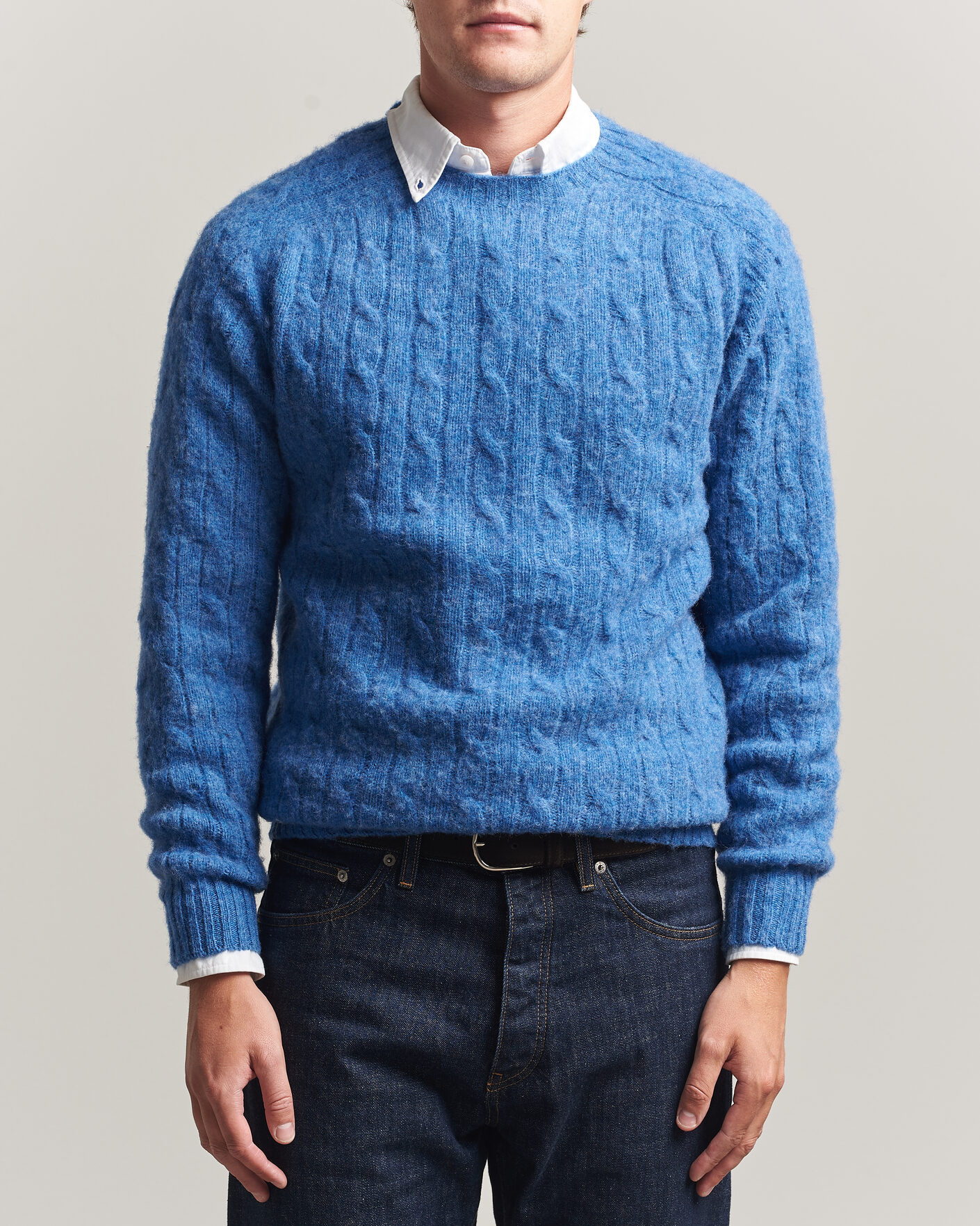 Uomini | Maglieria | Harley Of Scotland | Brushed Supersoft Lambswool Cable Cobalt