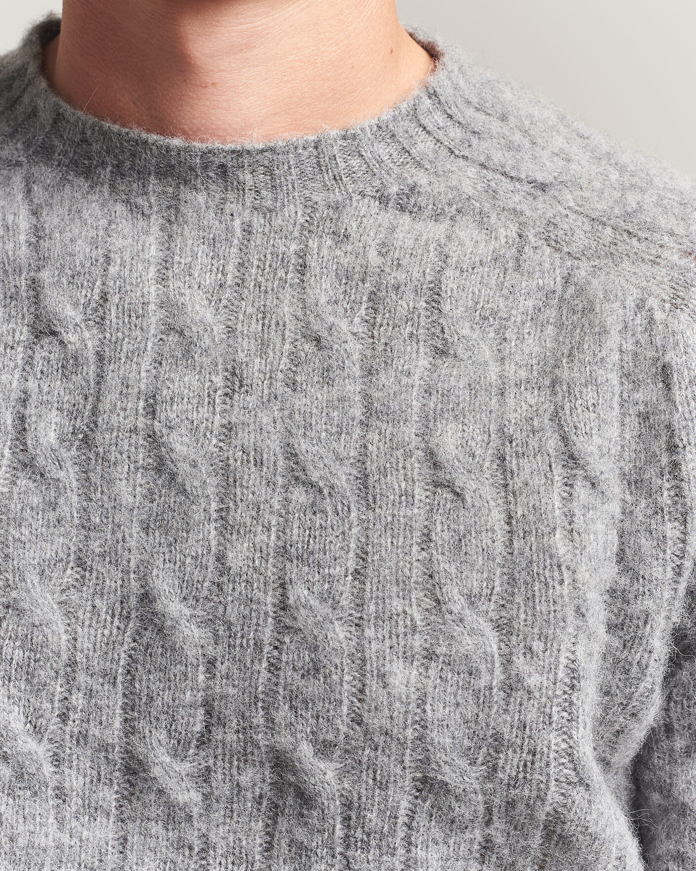 Uomini | Maglieria | Harley Of Scotland | Brushed Supersoft Lambswool Cable Mid Grey