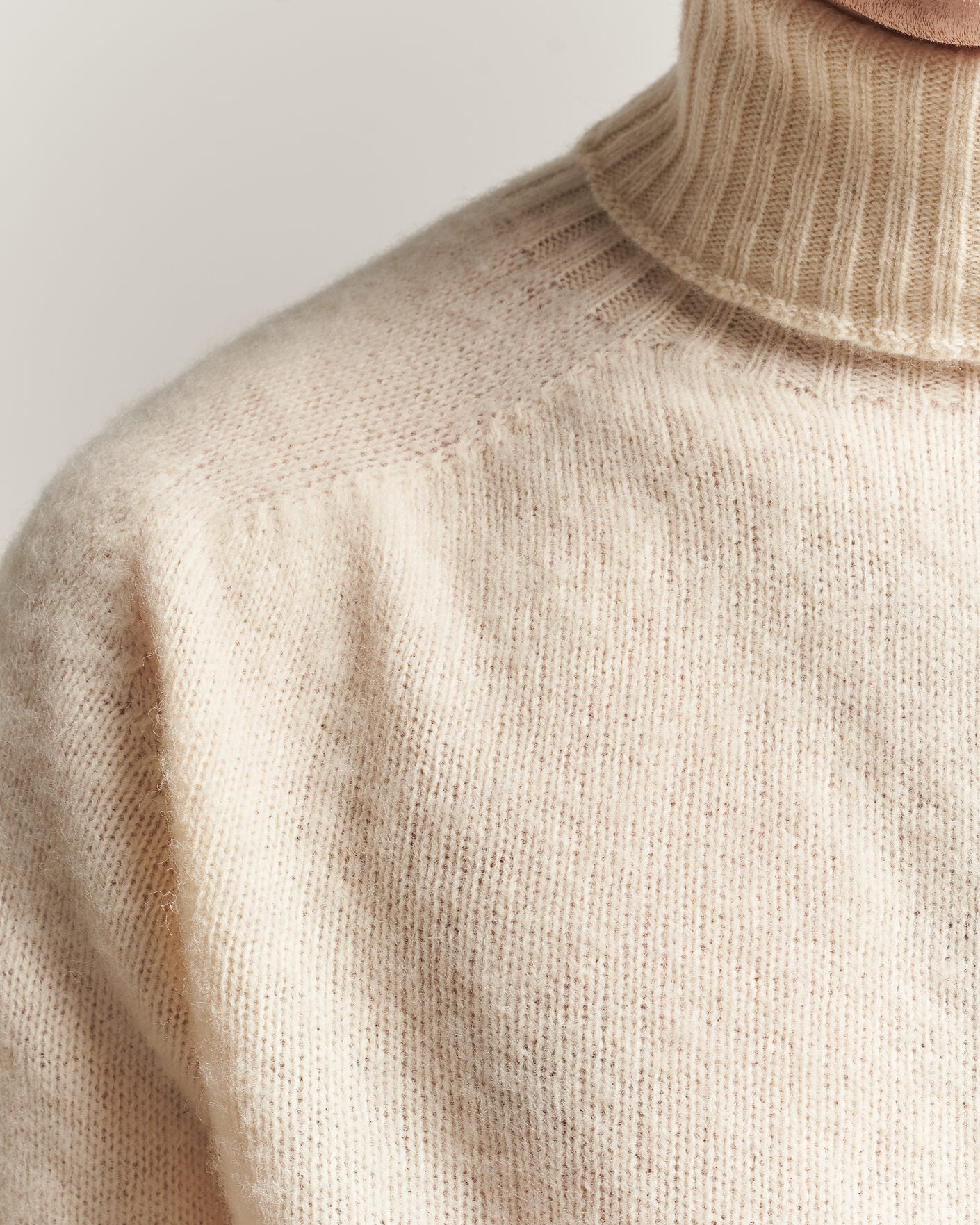 Uomini | Maglieria | Harley Of Scotland | Brushed Supersoft Lambswool Rollneck Vanilla