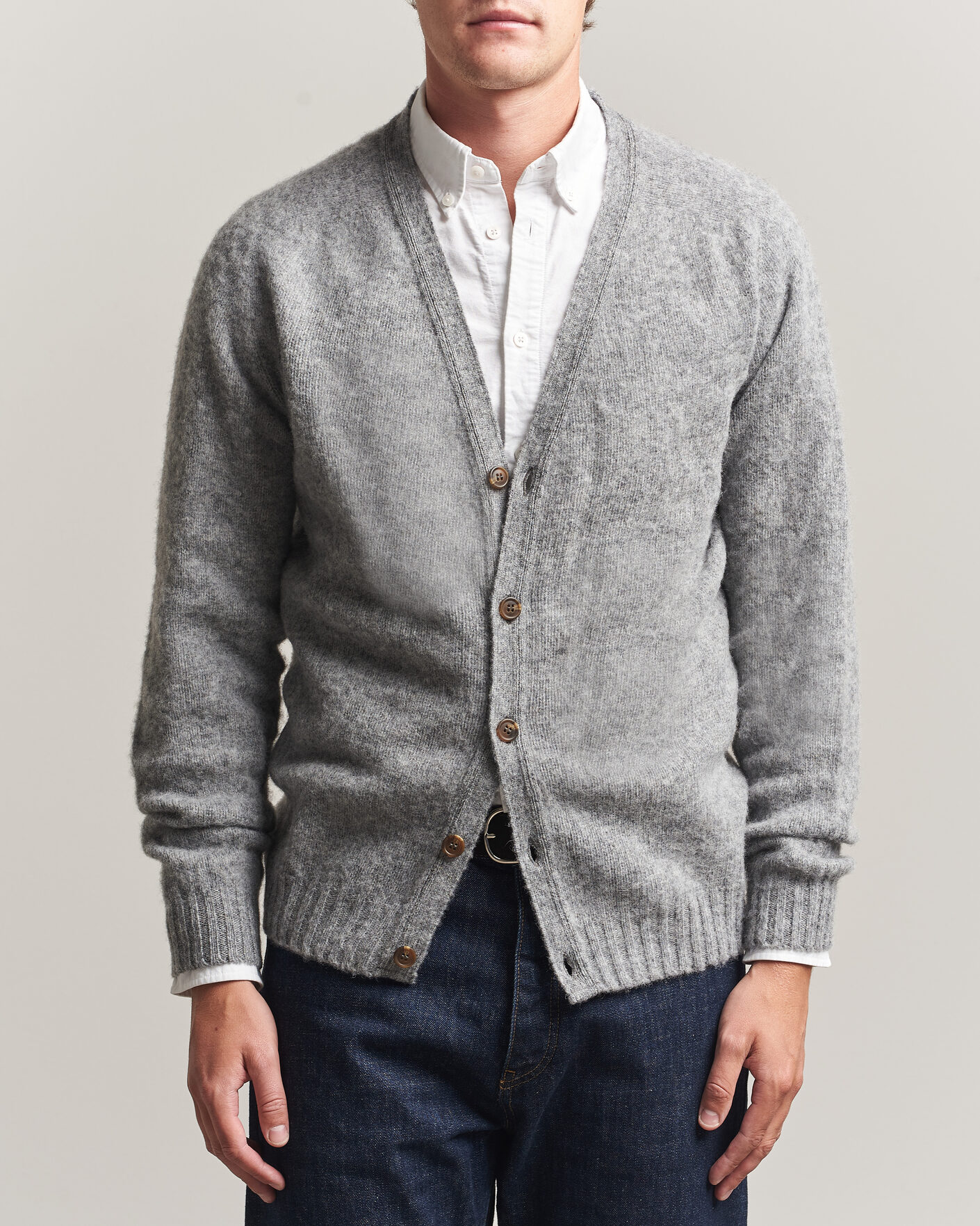 Uomini | Maglieria | Harley Of Scotland | Brushed Supersoft Lambswool Cardigan Mid Grey