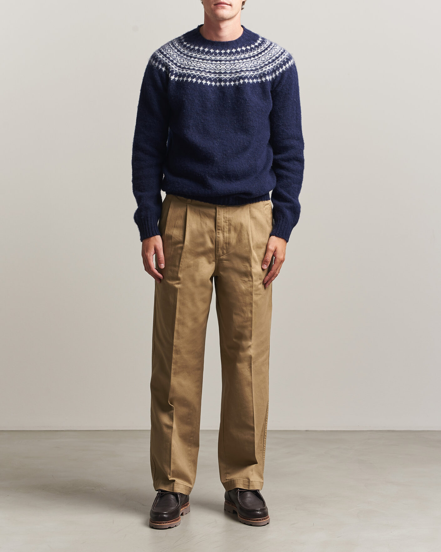 Uomini | Maglieria | Harley Of Scotland | Brushed Supersoft Lambswool Yolk Fairisle Navy/Snow White