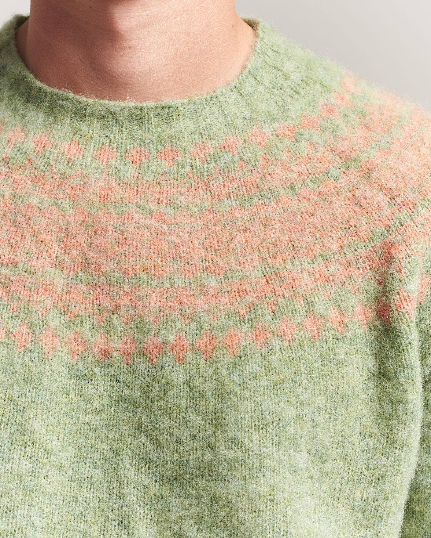 Uomini | Maglieria | Harley Of Scotland | Brushed Supersoft Lambswool Yolk Fairisle Sage/Parfait