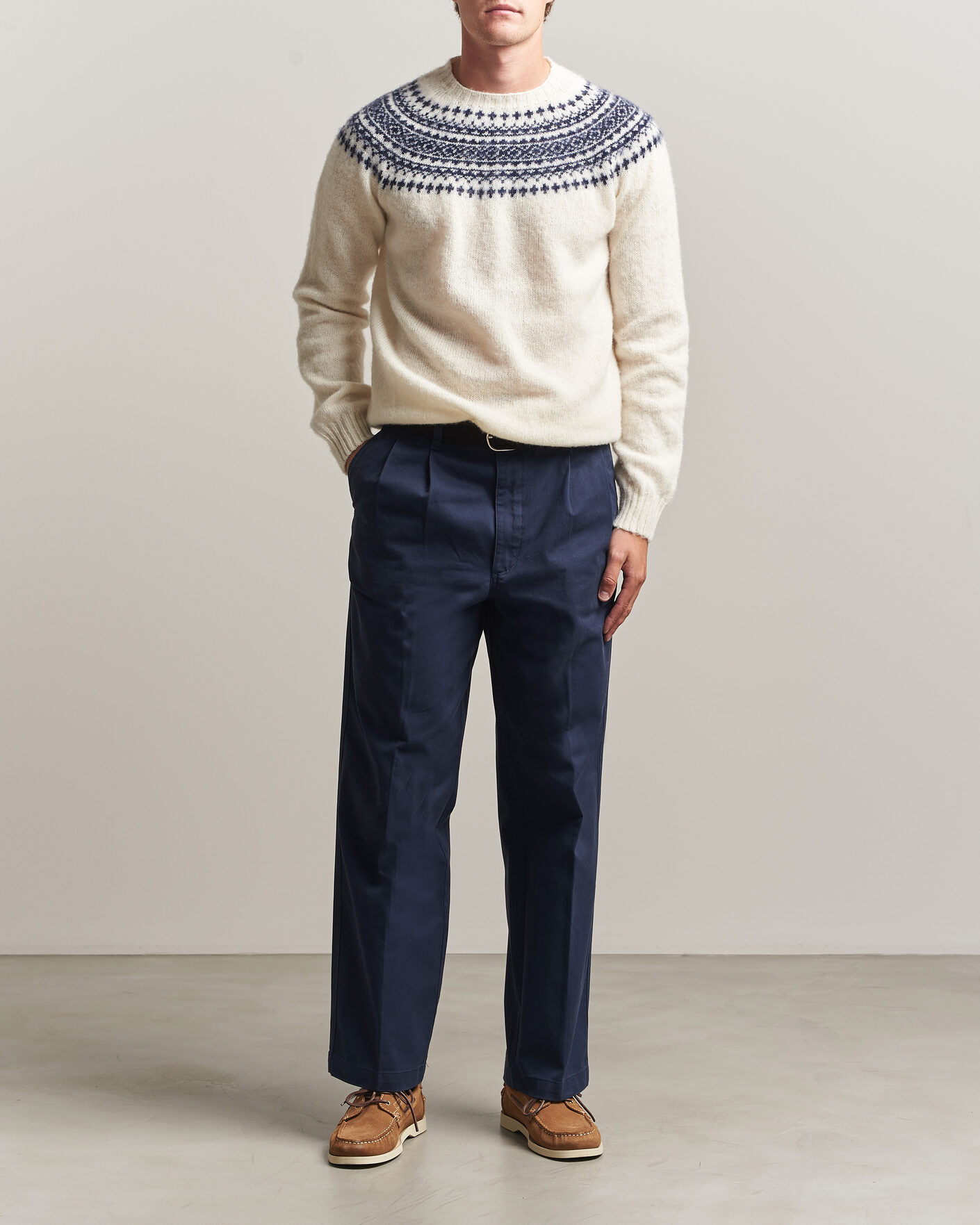 Uomini | Maglieria | Harley Of Scotland | Brushed Supersoft Lambswool Yolk Fairisle Snow White/Navy