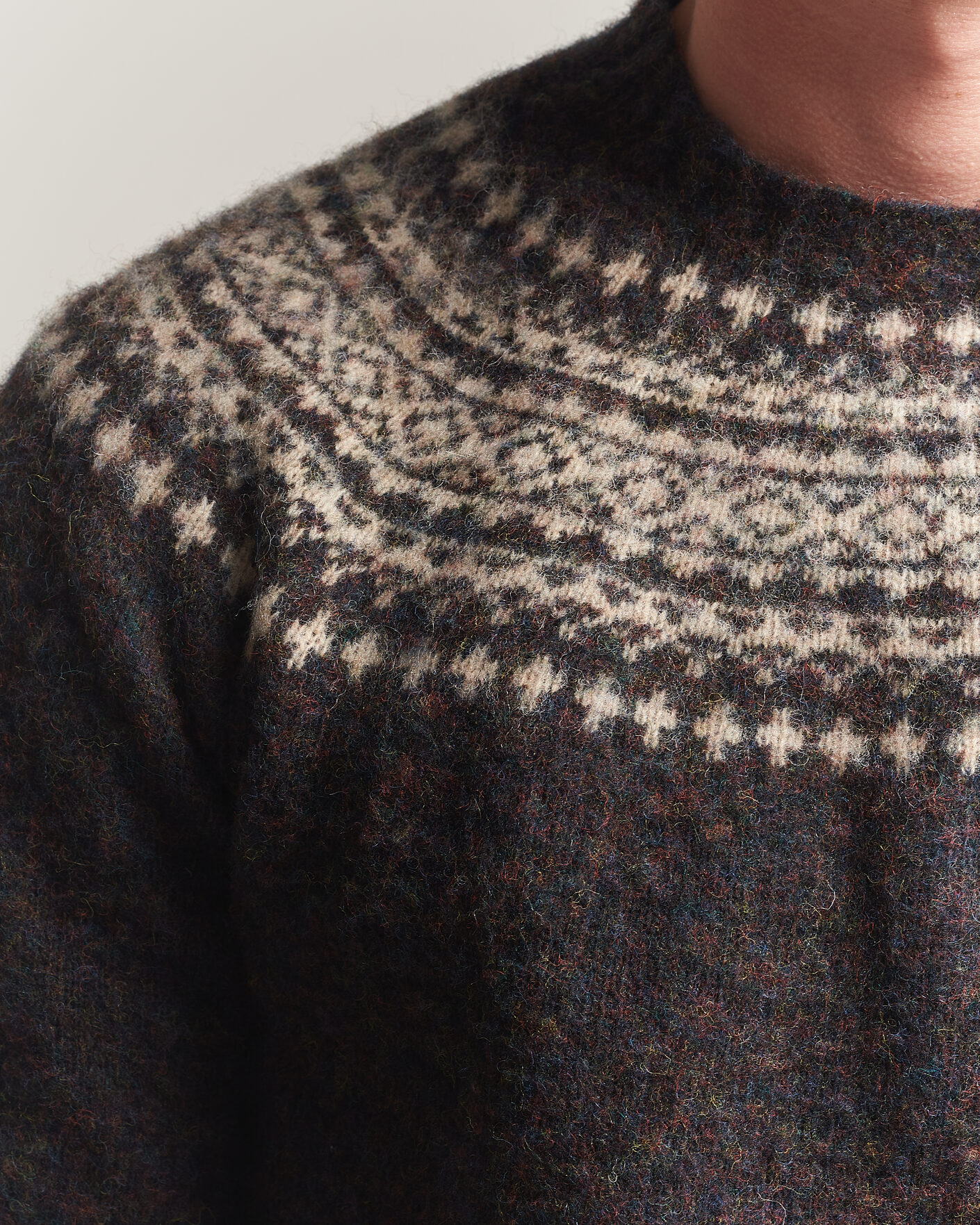 Uomini | Maglieria | Harley Of Scotland | Brushed Supersoft Lambswool Yolk Fairisle Volcano/Cameo
