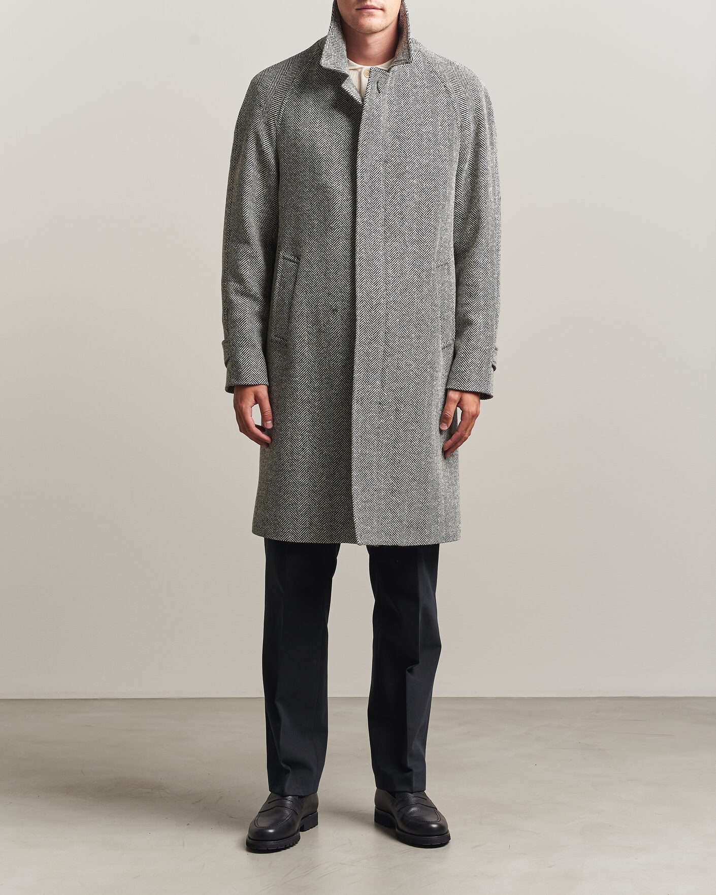 Uomini | Giacche | Lardini | Wool Herringbone Raglan Coat Dark Grey