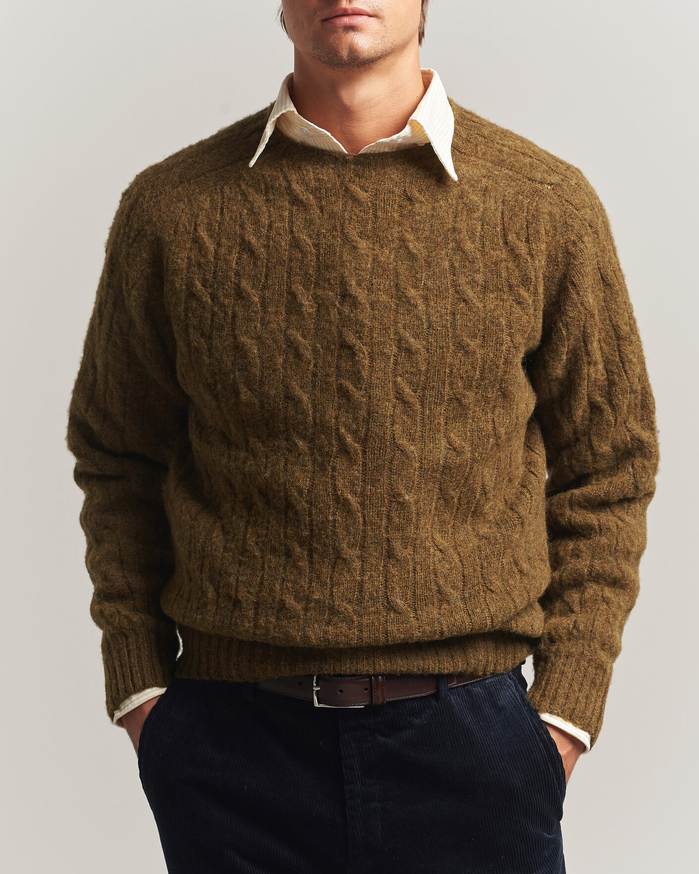 Uomini | Maglieria | Drake's | Brushed Shetland Cable Crew Moorland Olive
