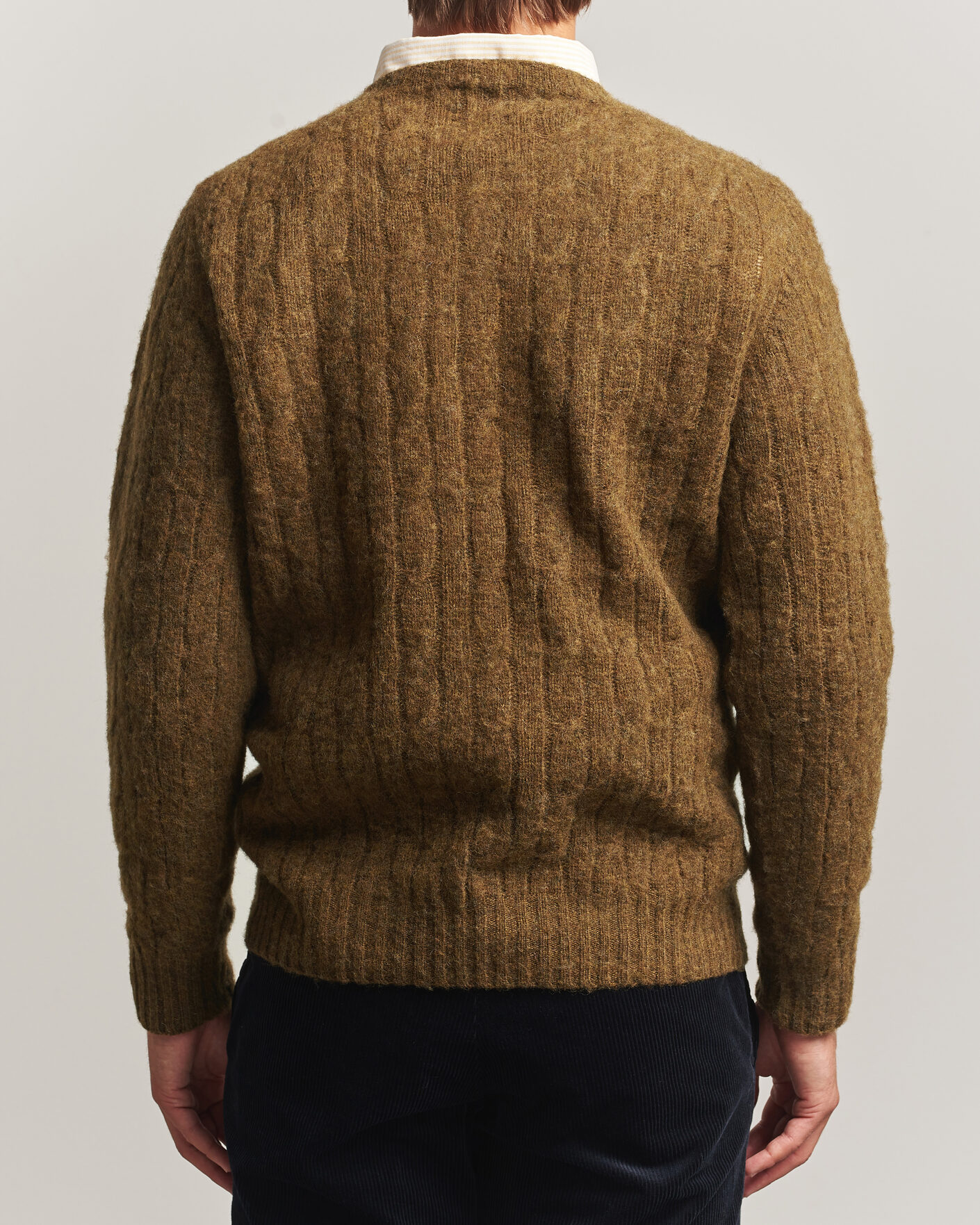 Uomini | Maglieria | Drake's | Brushed Shetland Cable Crew Moorland Olive