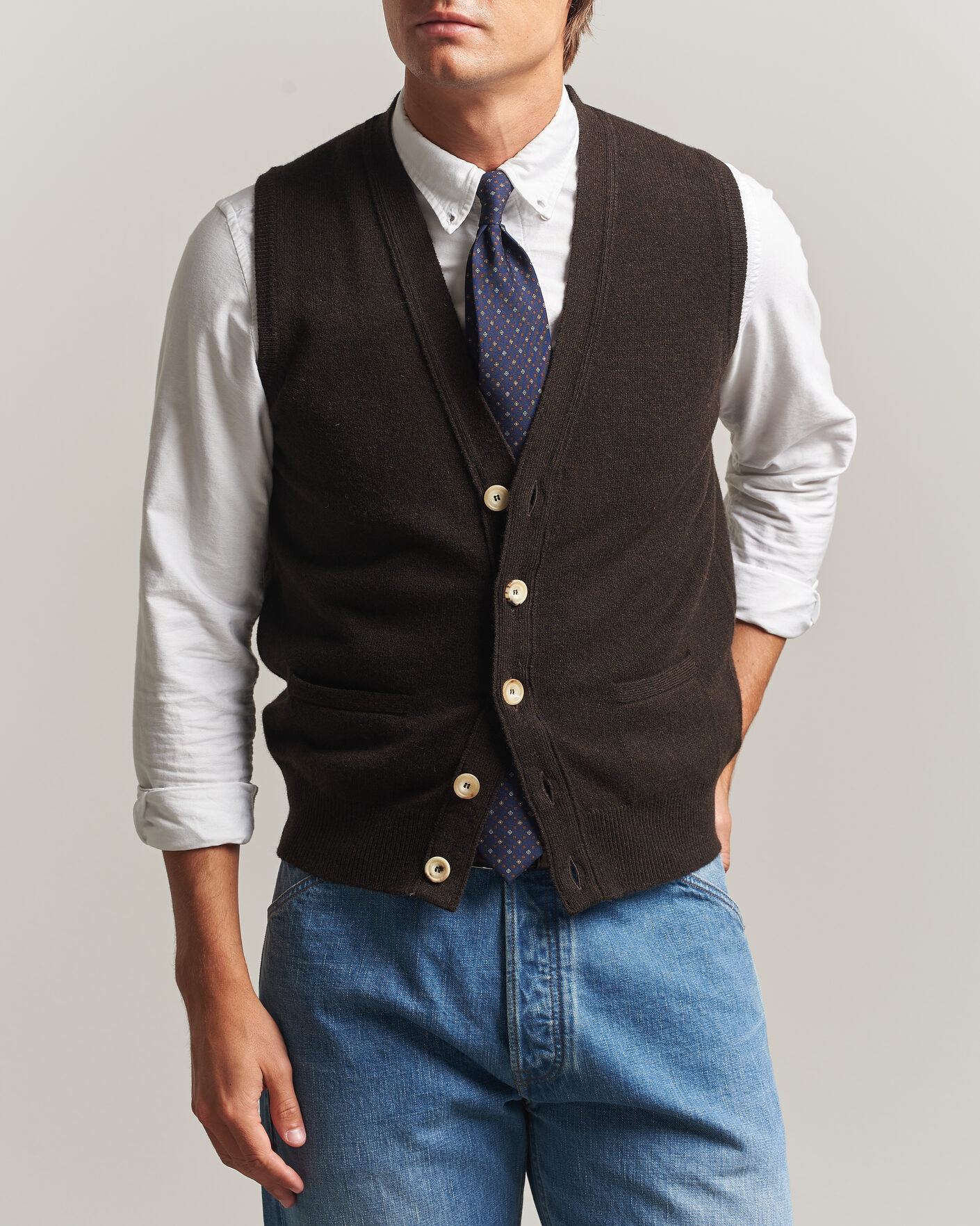 Uomini | Maglieria | Drake's | Lambswool Vest Cardigan Dark Brown