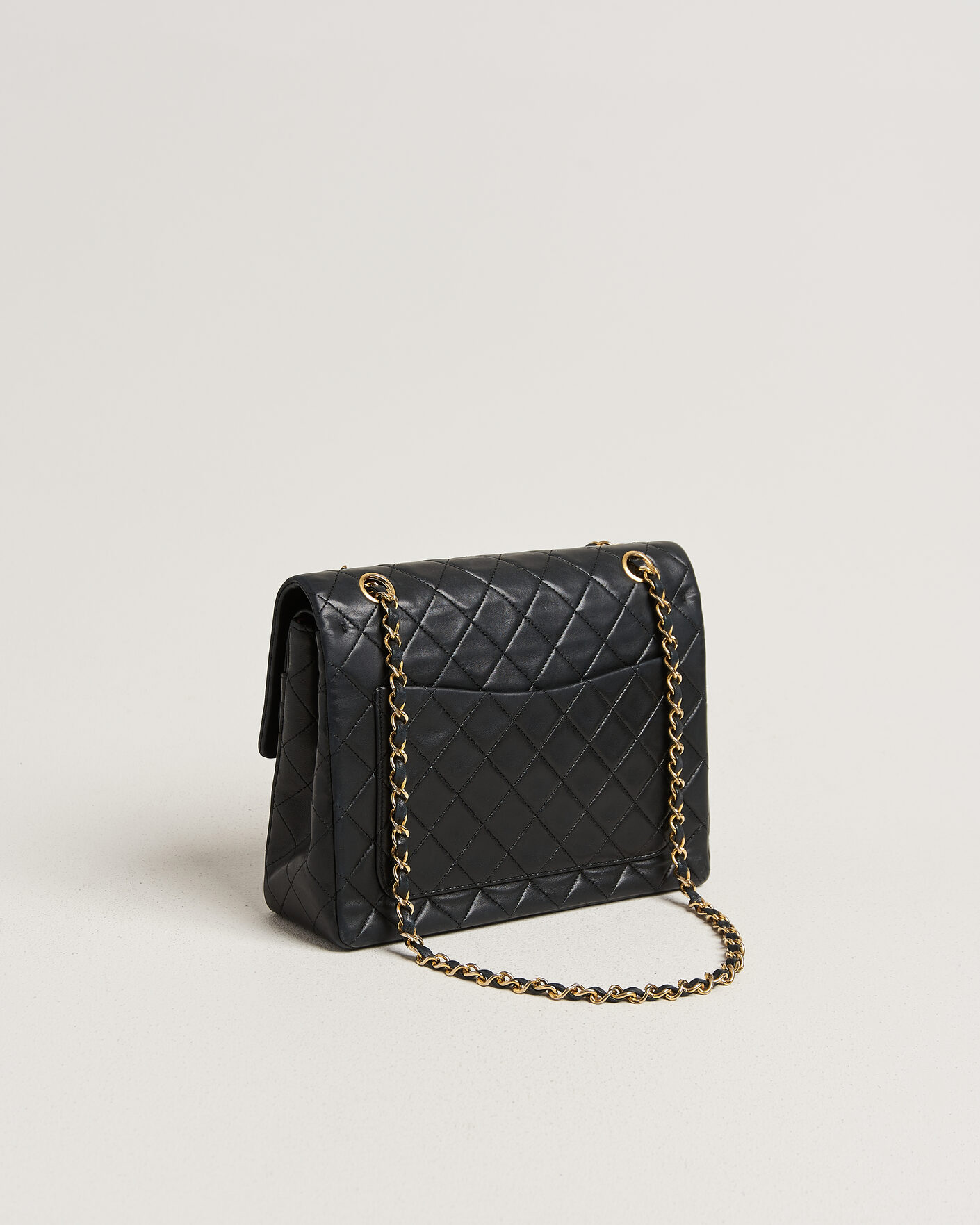 Uomini | Pre-Owned & Vintage Bags | Chanel Pre-Owned | Classic Medium Square Double Flap Bag Lambskin Black