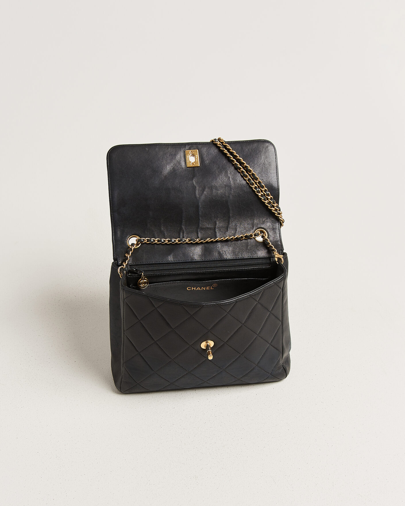 Uomini | Pre-Owned & Vintage Bags | Chanel Pre-Owned | Single Flap Bag Lambskin Black