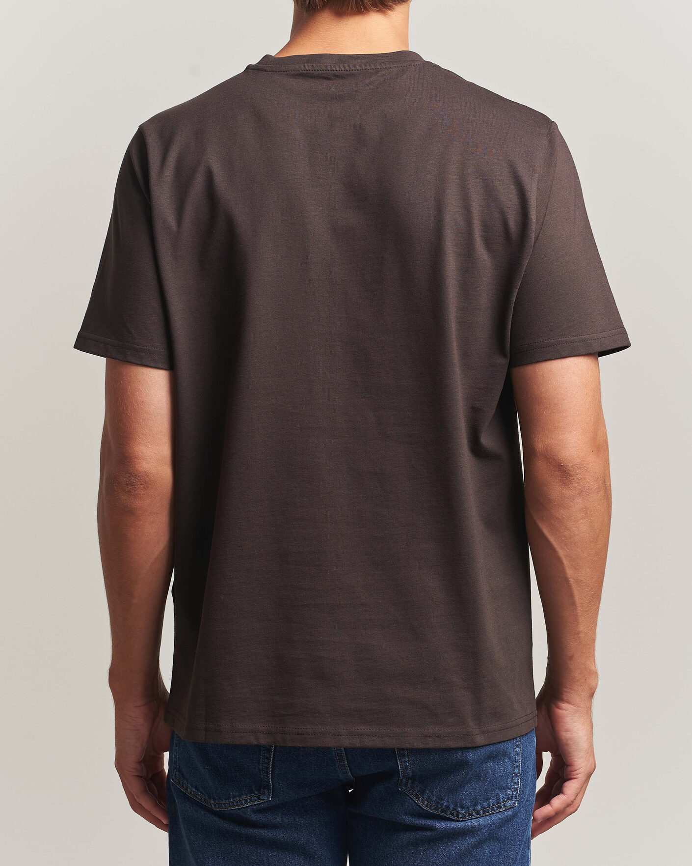 Uomini | T-shirt | KnowledgeCotton Apparel | Loke Badge T-Shirt Chocolate Torte