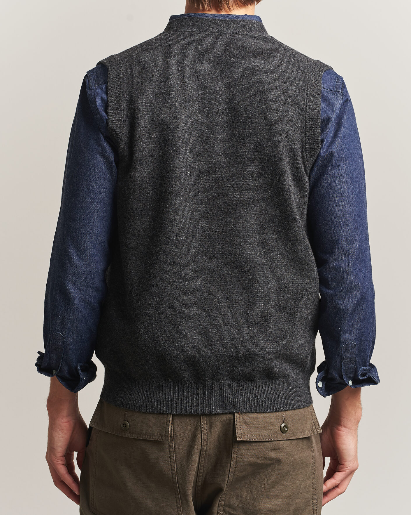 Uomini | Maglieria | BEAMS PLUS | Button Knit Vest Charcoal