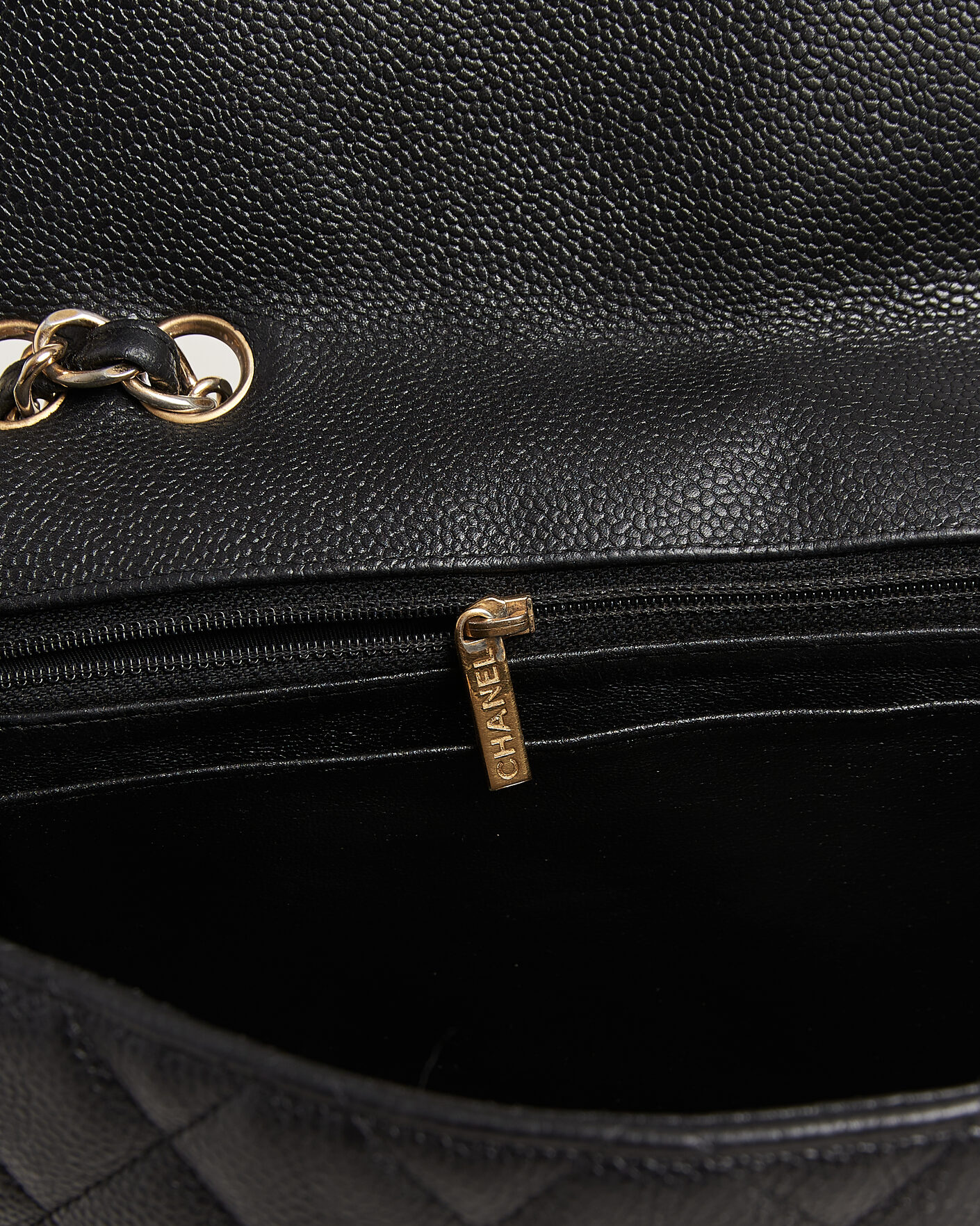 Uomini | Pre-Owned & Vintage Bags | Chanel Pre-Owned | Classic Jumbo Single Flap Bag Caviar Black
