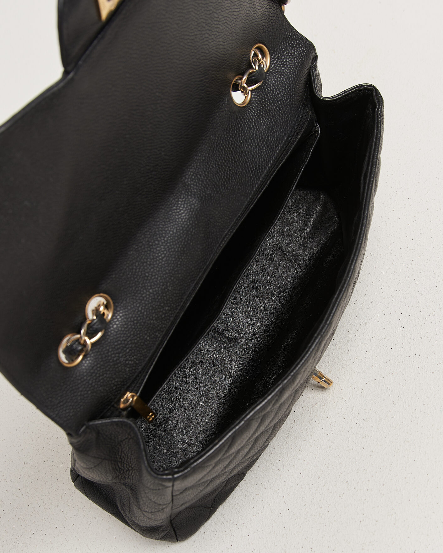 Uomini | Pre-Owned & Vintage Bags | Chanel Pre-Owned | Classic Jumbo Single Flap Bag Caviar Black