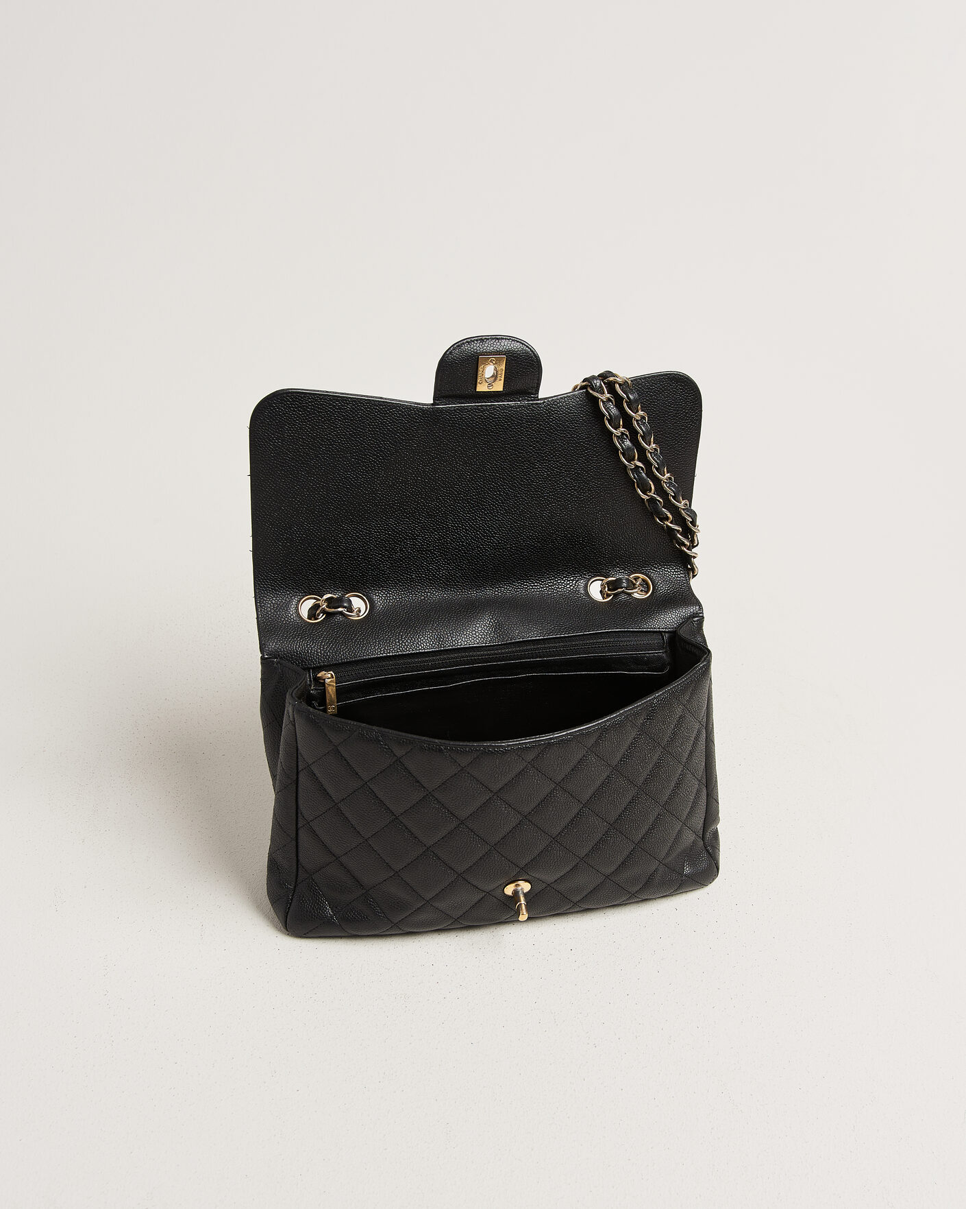 Uomini | Pre-Owned & Vintage Bags | Chanel Pre-Owned | Classic Jumbo Single Flap Bag Caviar Black