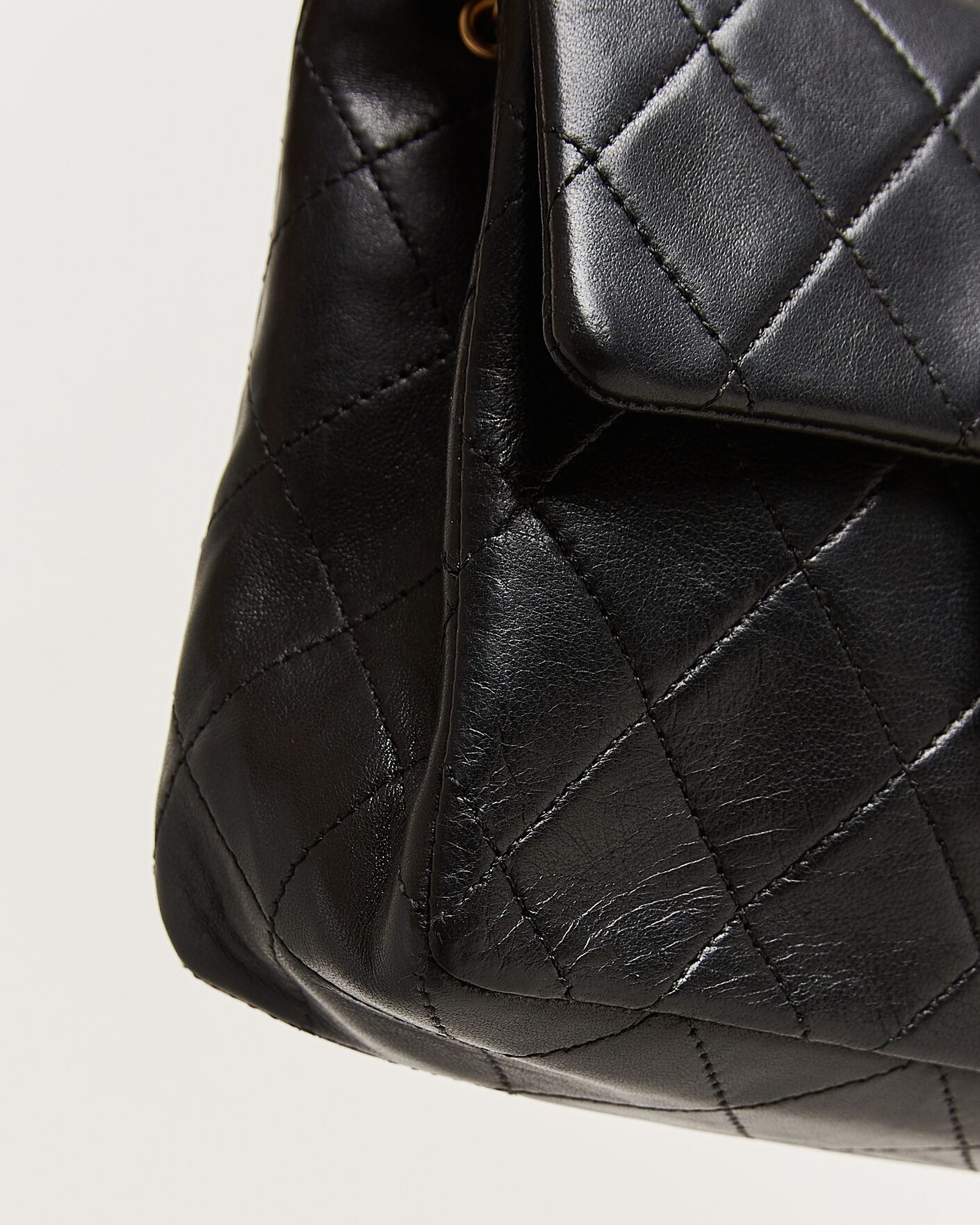 Uomini | Pre-Owned & Vintage Bags | Chanel Pre-Owned | Classic Mini Square Single Flap Bag Lambskin Black