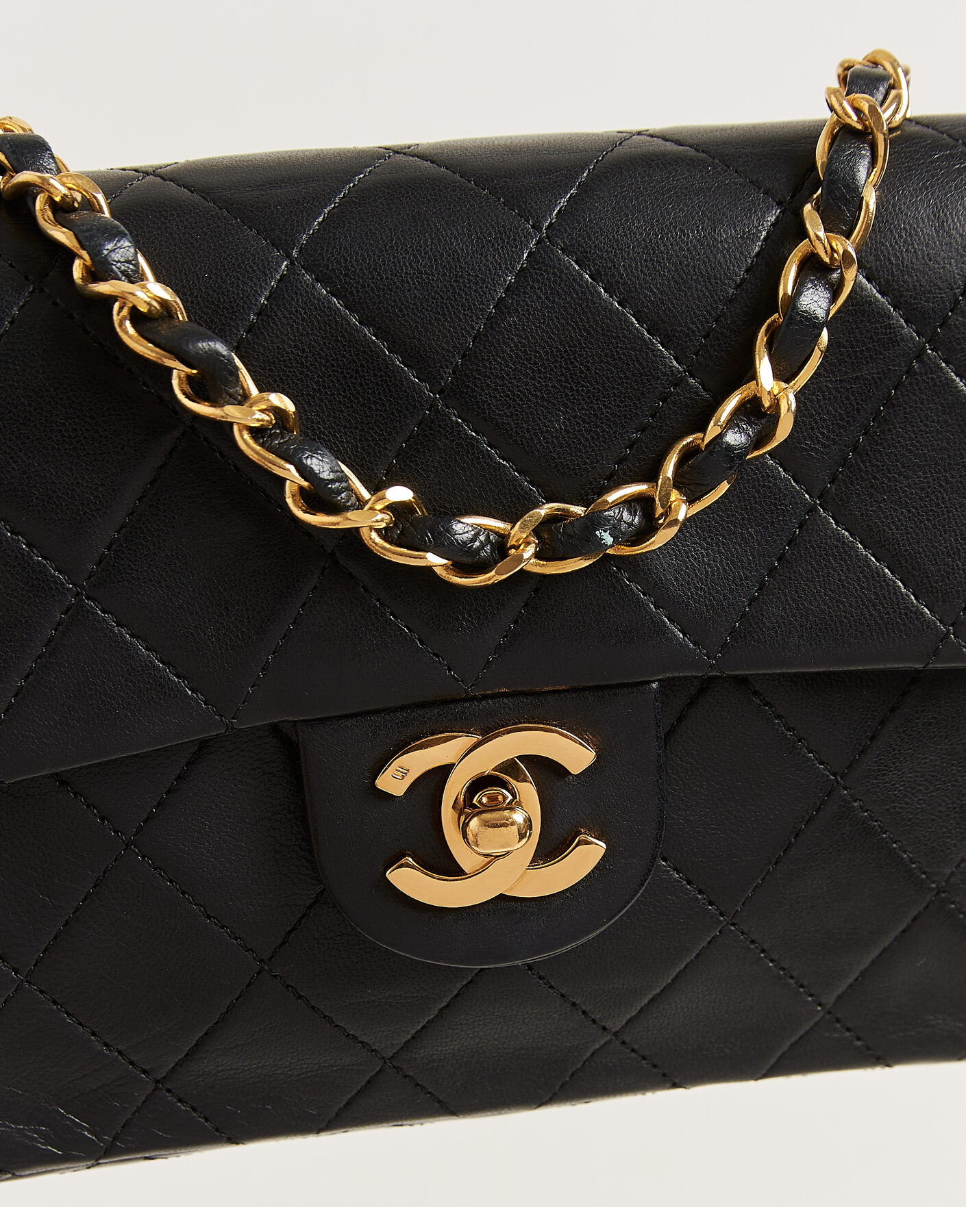 Uomini | Pre-Owned & Vintage Bags | Chanel Pre-Owned | Classic Mini Square Single Flap Bag Lambskin Black