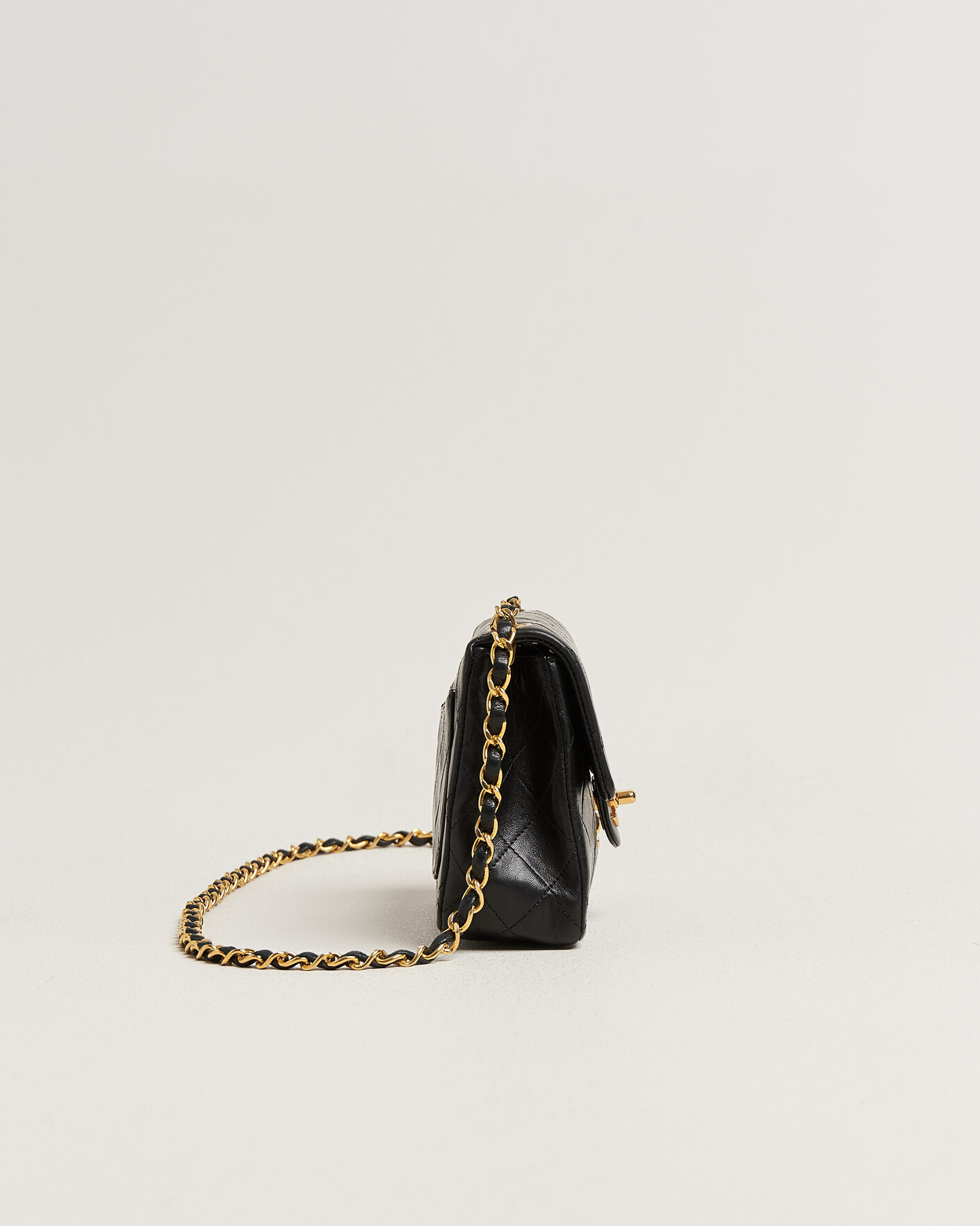 Uomini | Pre-Owned & Vintage Bags | Chanel Pre-Owned | Classic Mini Square Single Flap Bag Lambskin Black