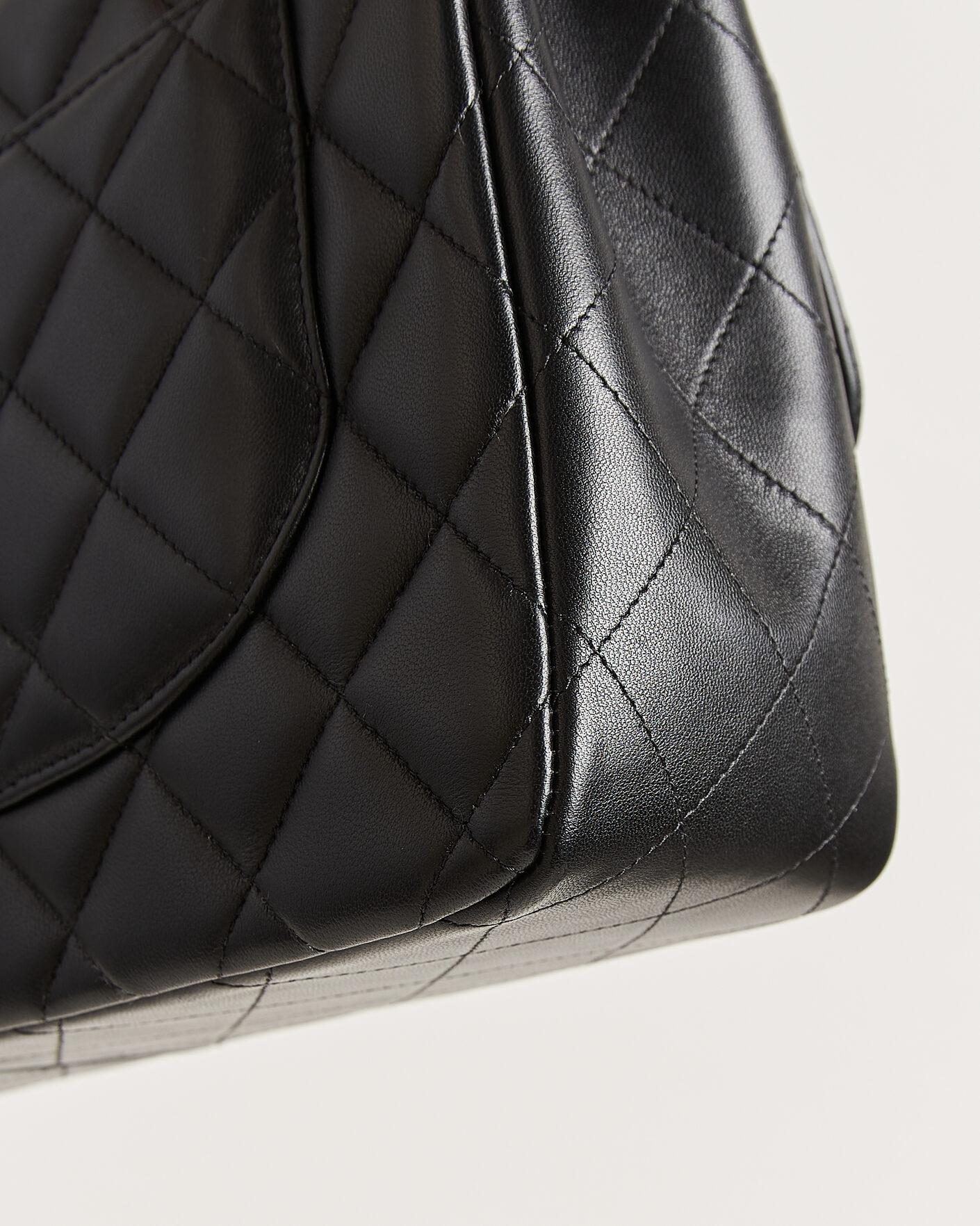 Uomini | Pre-Owned & Vintage Bags | Chanel Pre-Owned | Classic Jumbo Double Flap Bag Lambskin Black