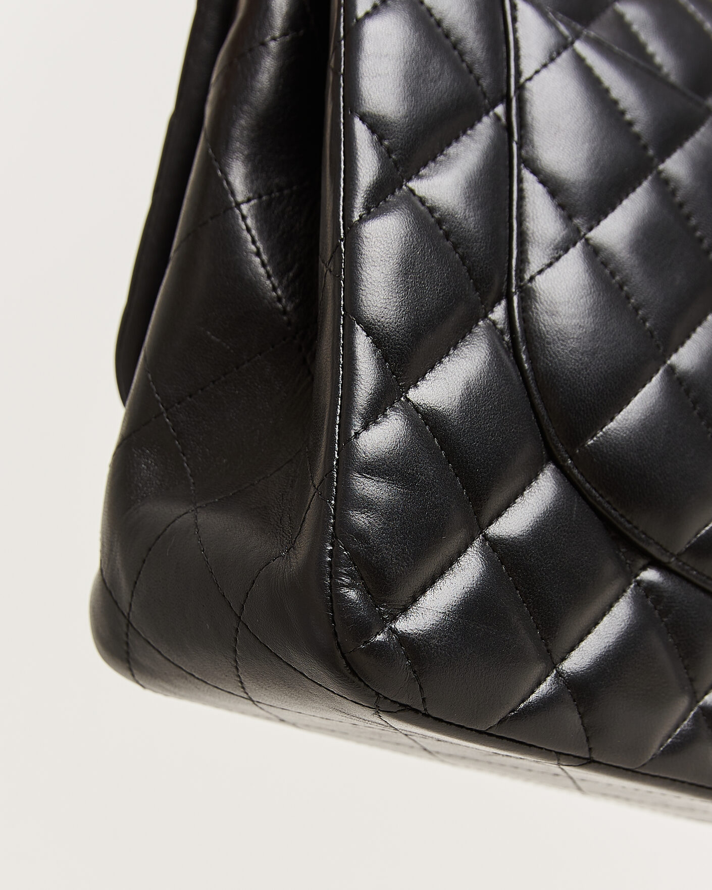 Uomini | Pre-Owned & Vintage Bags | Chanel Pre-Owned | Classic Jumbo Double Flap Bag Lambskin Black
