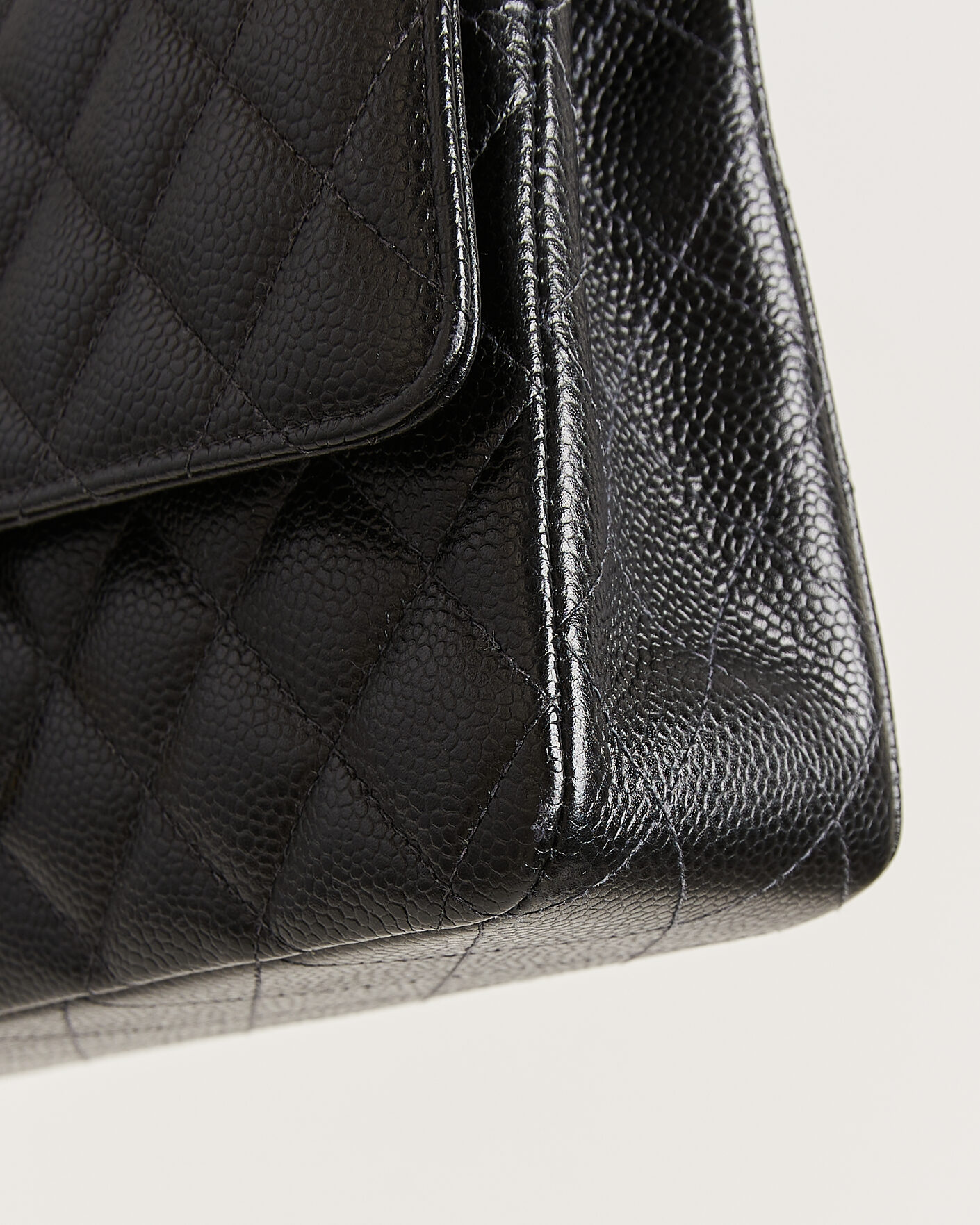 Uomini | Pre-Owned & Vintage Bags | Chanel Pre-Owned | Classic Medium Double Flap Bag Caviar Black