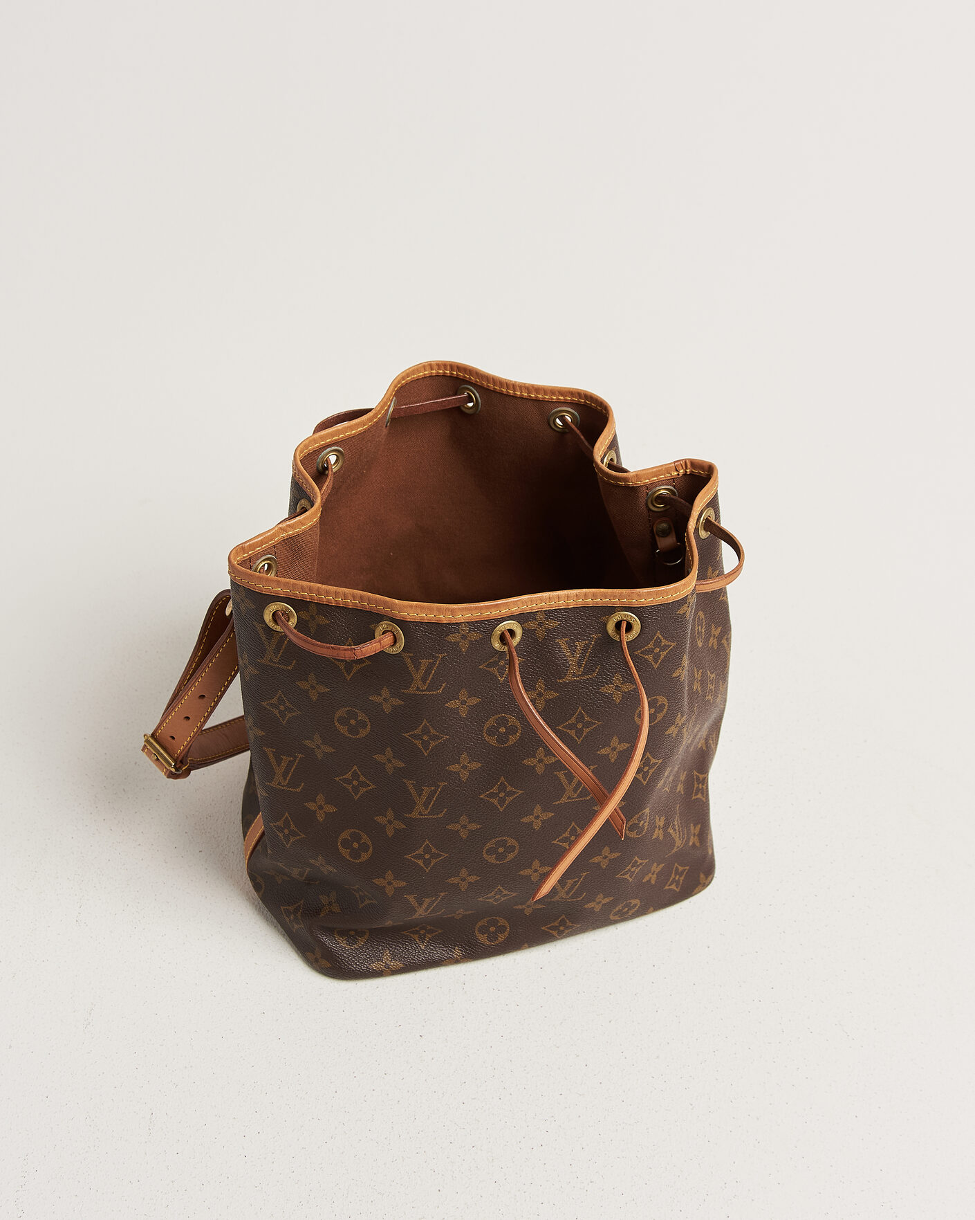 Uomini | Pre-Owned & Vintage Bags | Louis Vuitton Pre-Owned | Petit Noé Monogram