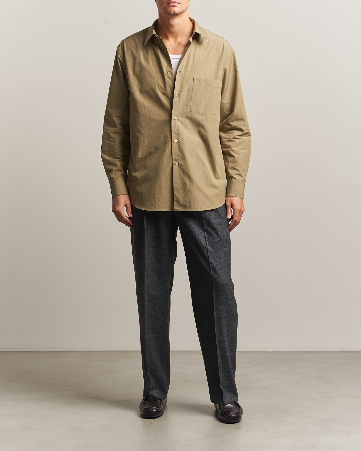 Uomini | Camicie | Auralee | Finx Light Weather Chambray Shirt Olive Brown
