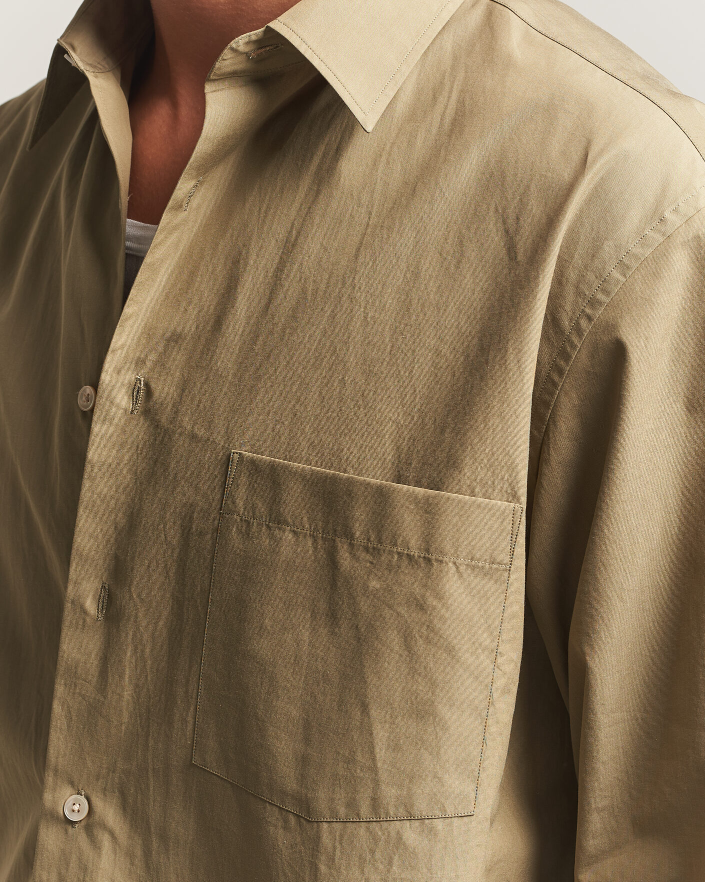 Uomini | Camicie | Auralee | Finx Light Weather Chambray Shirt Olive Brown