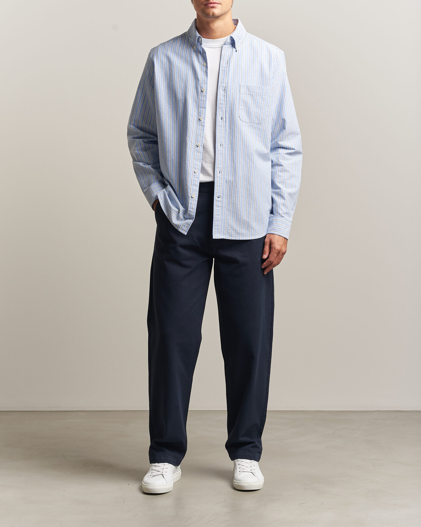 Uomini | Camicie | A Day's March | Classic Flag Striped Oxford Shirt White/Blue/Black