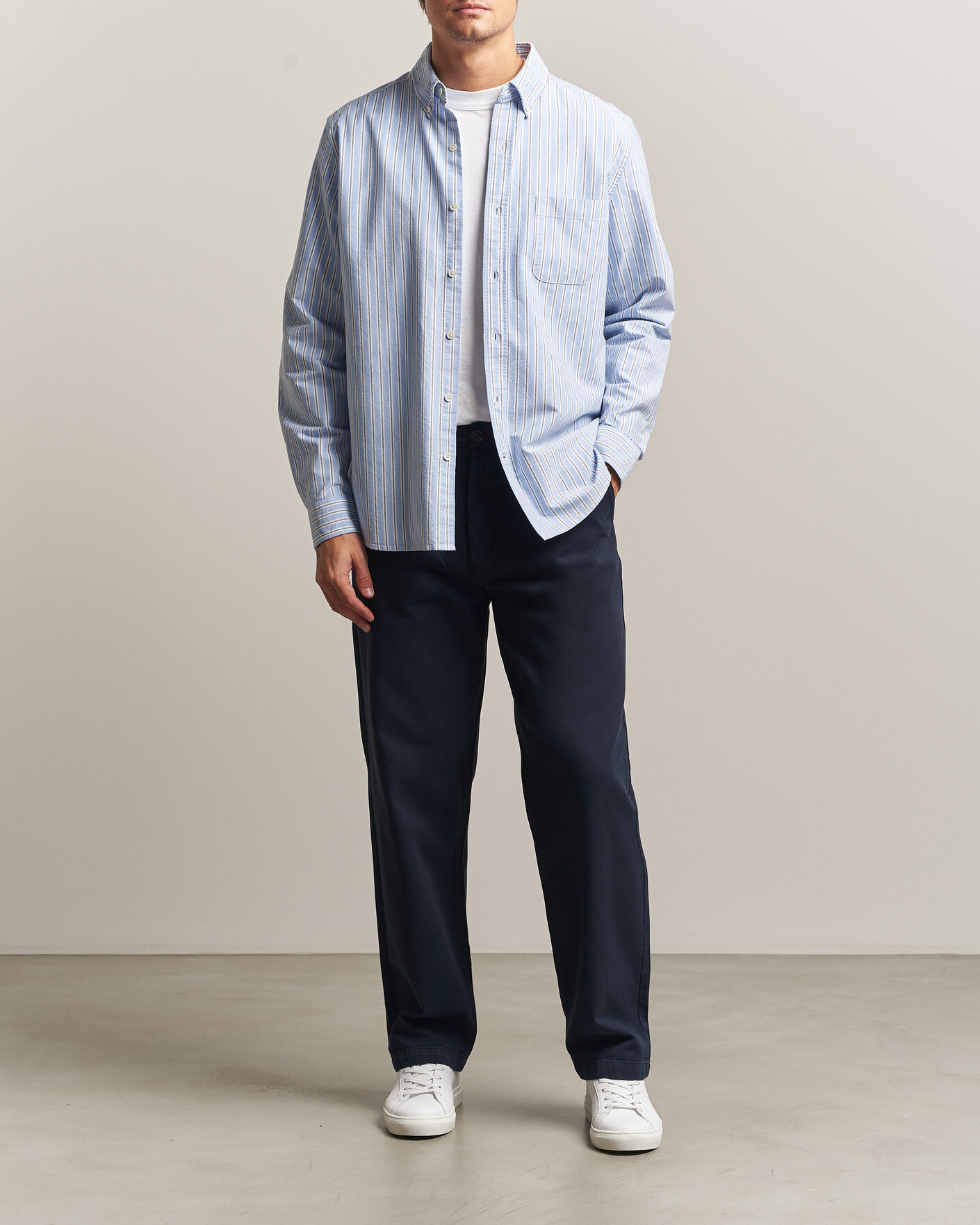 Uomini | Pantaloni | A Day's March | Redwood Cotton Chinos Navy