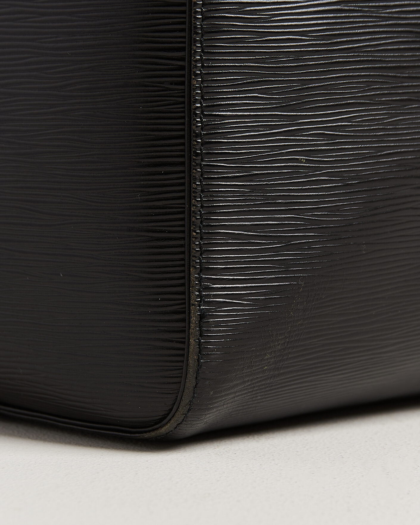Uomini | Pre-Owned & Vintage Bags | Louis Vuitton Pre-Owned | Keepall 50 Epi Leather Black
