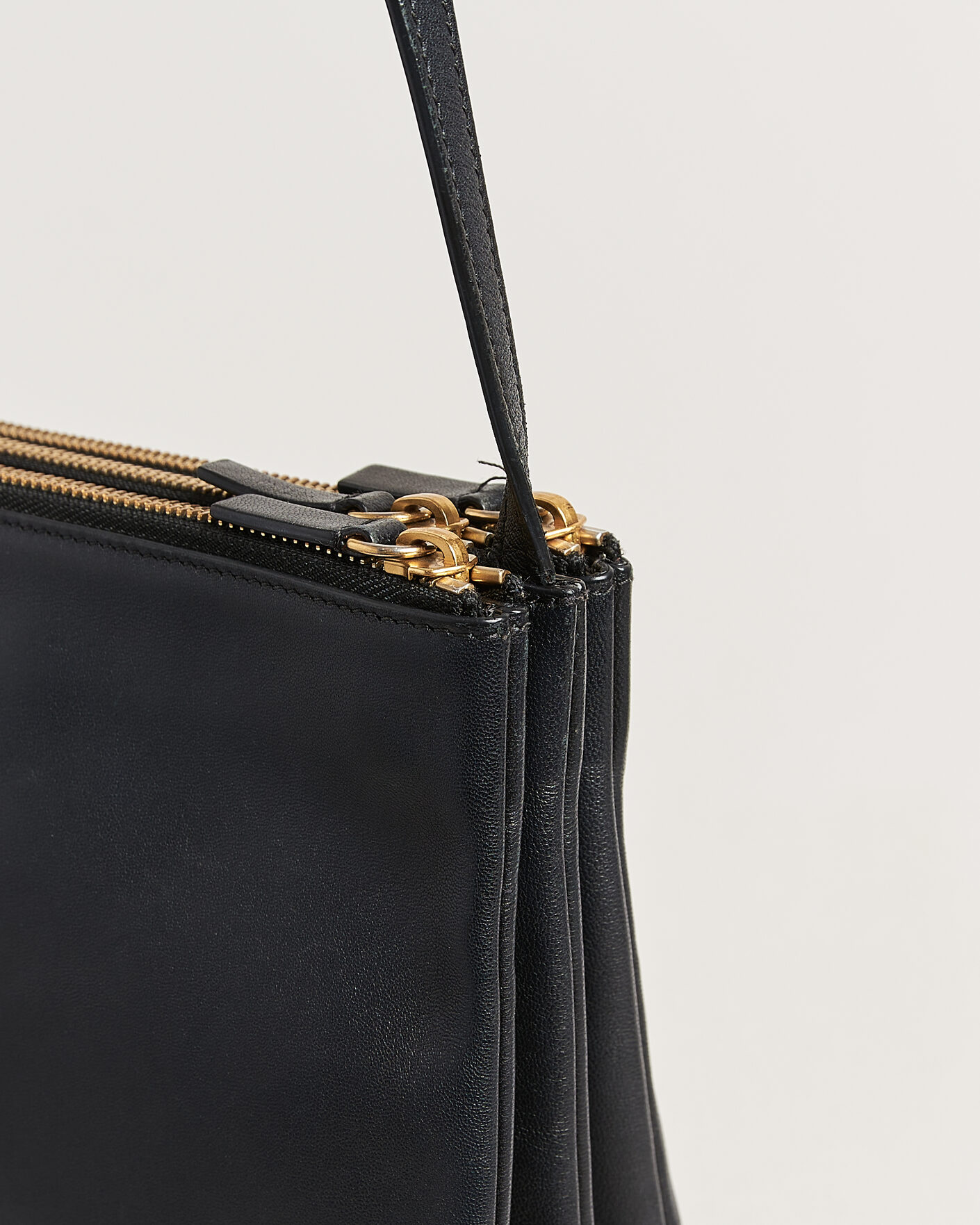 Uomini | Pre-Owned & Vintage Bags | Celine Pre-Owned | Trio Bag Medium Leather Black