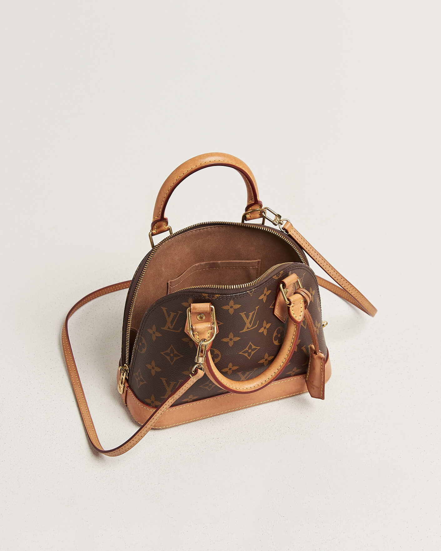 Uomini | Pre-Owned & Vintage Bags | Louis Vuitton Pre-Owned | Alma BB Monogram