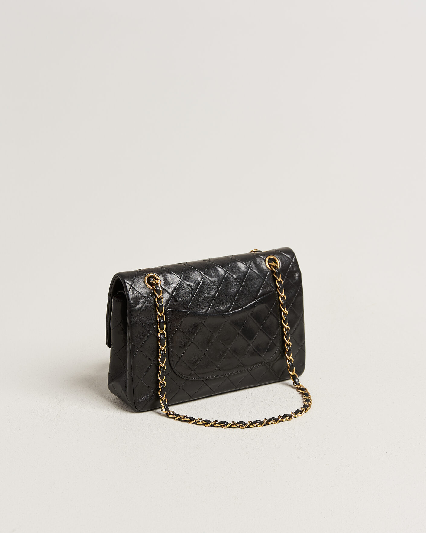 Uomini | Pre-Owned & Vintage Bags | Chanel Pre-Owned | Classic Medium Double Flap Bag Lambskin Black