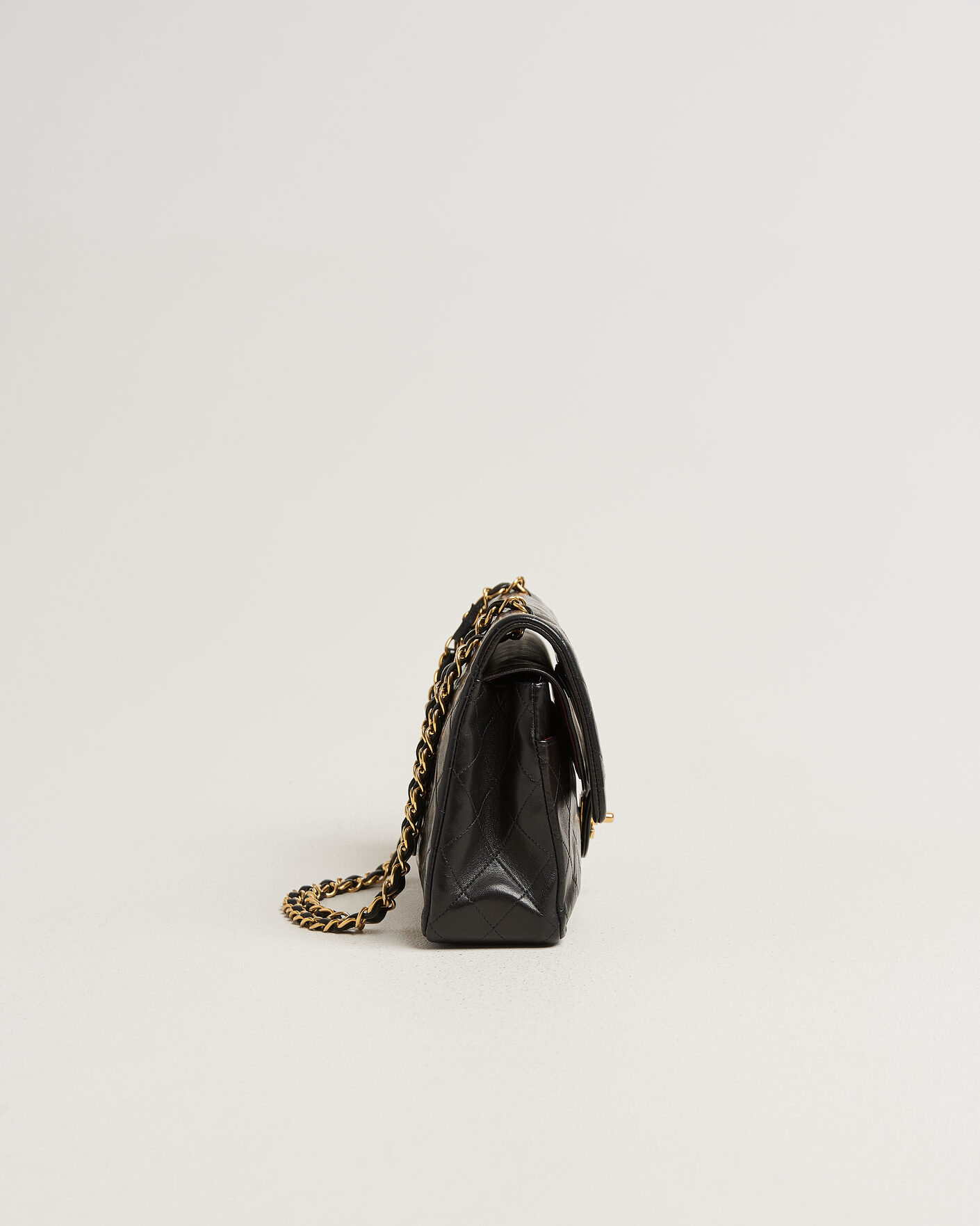 Uomini | Pre-Owned & Vintage Bags | Chanel Pre-Owned | Classic Medium Double Flap Bag Lambskin Black