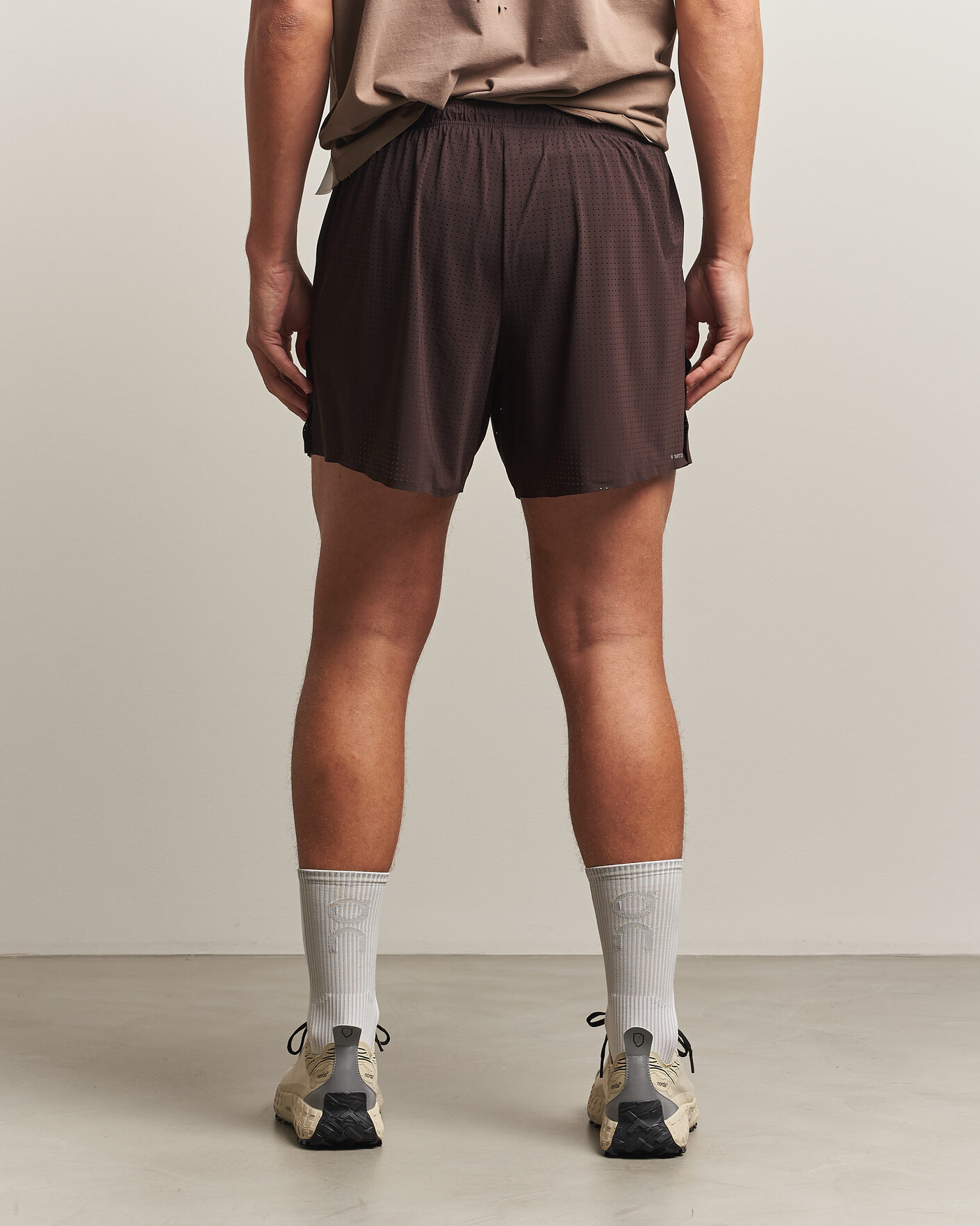 Uomini | Pantaloncini | Satisfy | Space-O 5 Inch Shorts Deep Mahogany