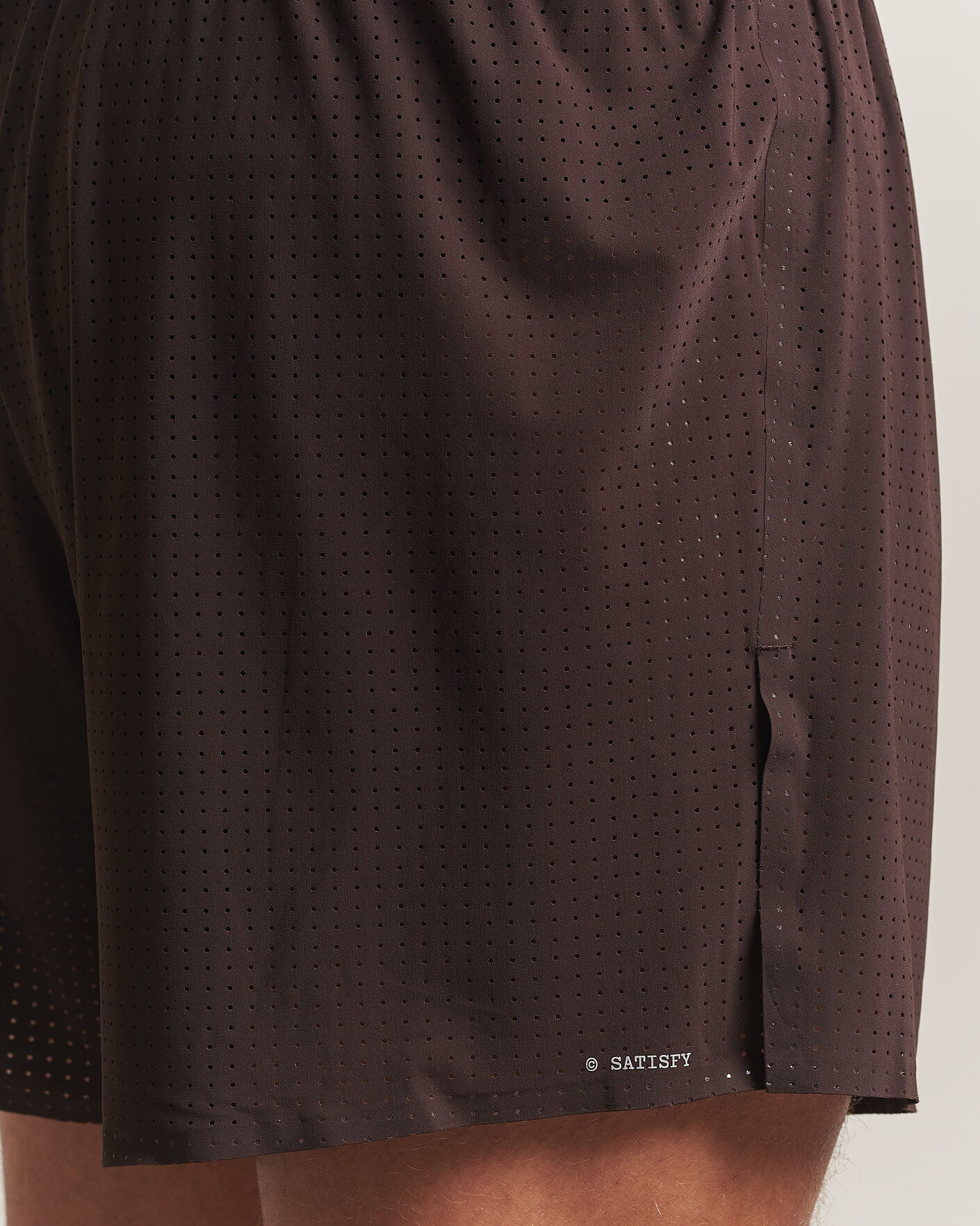 Uomini | Pantaloncini | Satisfy | Space-O 5 Inch Shorts Deep Mahogany