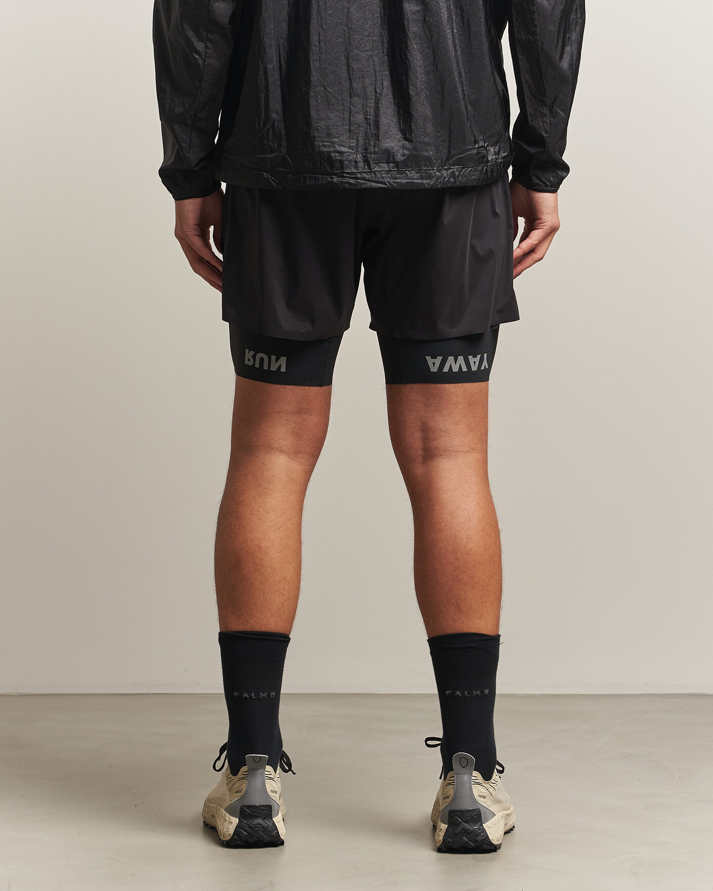 Uomini | Pantaloncini | Satisfy | TechSilk 8 Inch Shorts Black