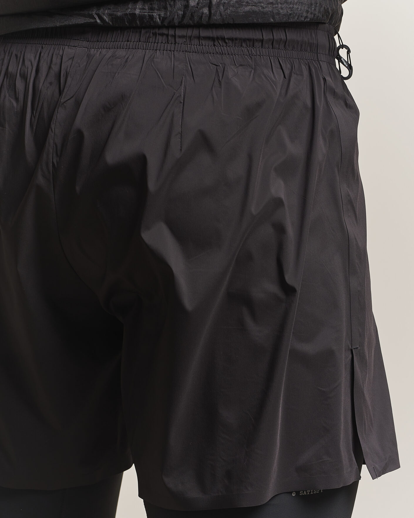 Uomini | Pantaloncini | Satisfy | TechSilk 8 Inch Shorts Black