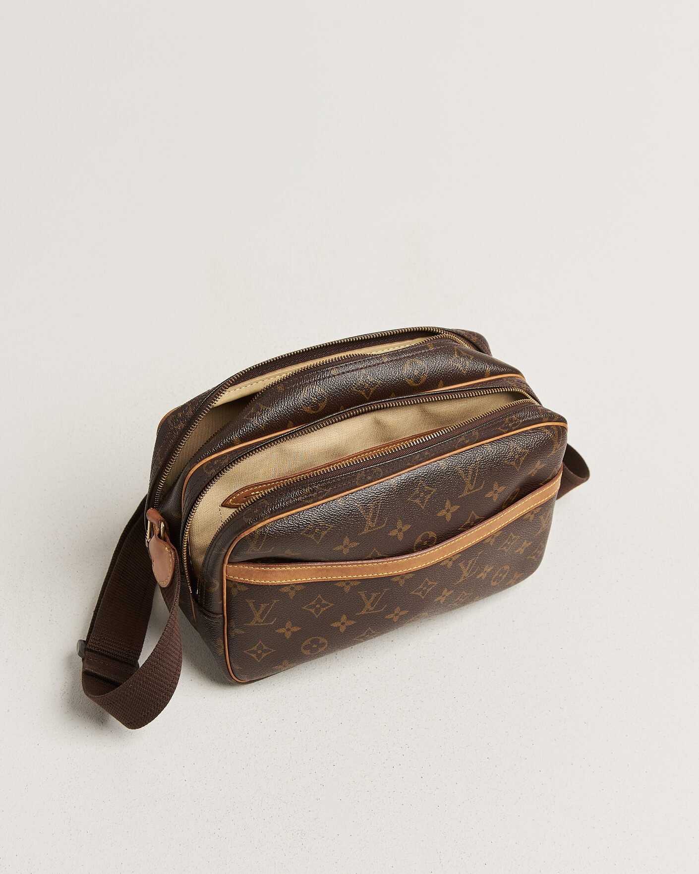 Uomini | Pre-Owned & Vintage Bags | Louis Vuitton Pre-Owned | Reporter Bag PM Monogram