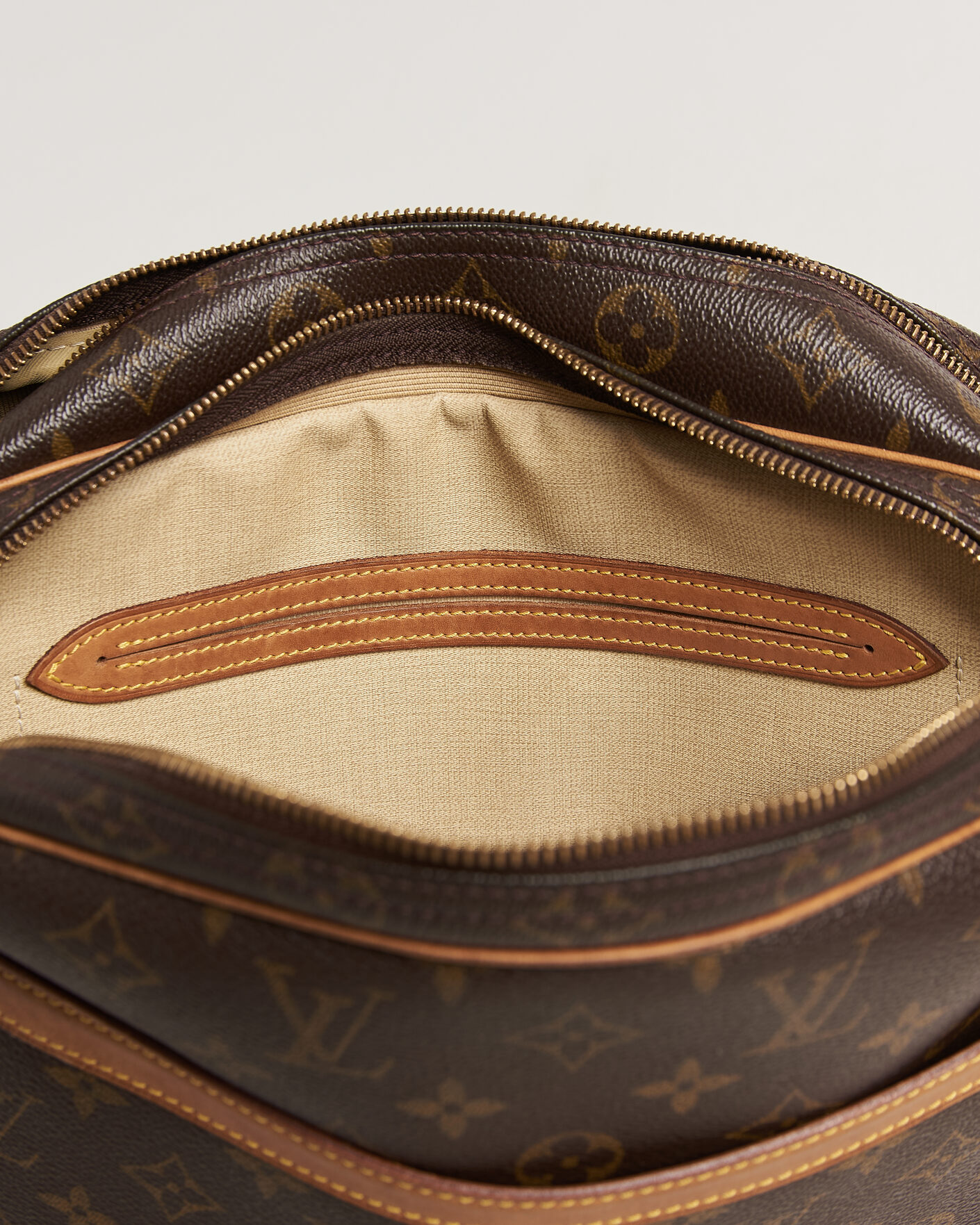 Uomini | Pre-Owned & Vintage Bags | Louis Vuitton Pre-Owned | Reporter Bag PM Monogram